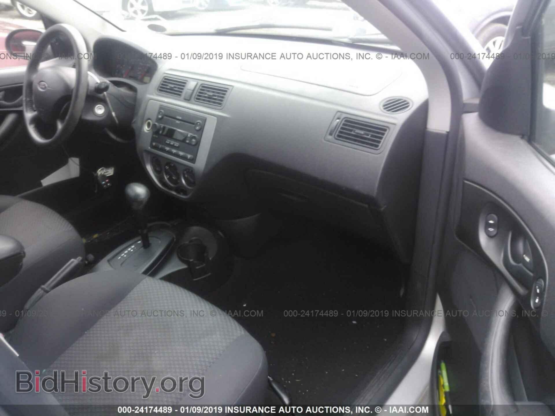 2005 FORD FOCUS - VIN: 3FAFP37N75R110940 - Photo 5