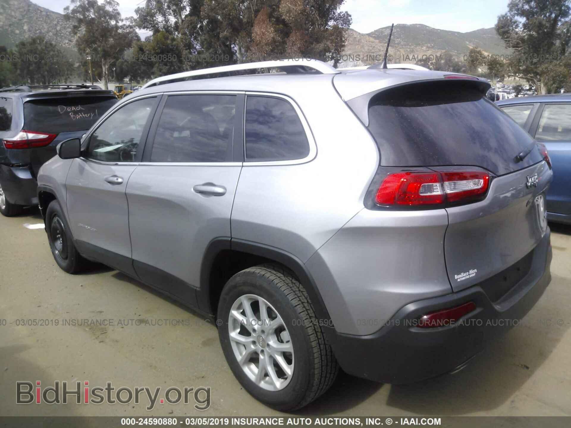 2017 Jeep Cherokee - VIN: 1C4PJLCB2HD221565 - Фото 3