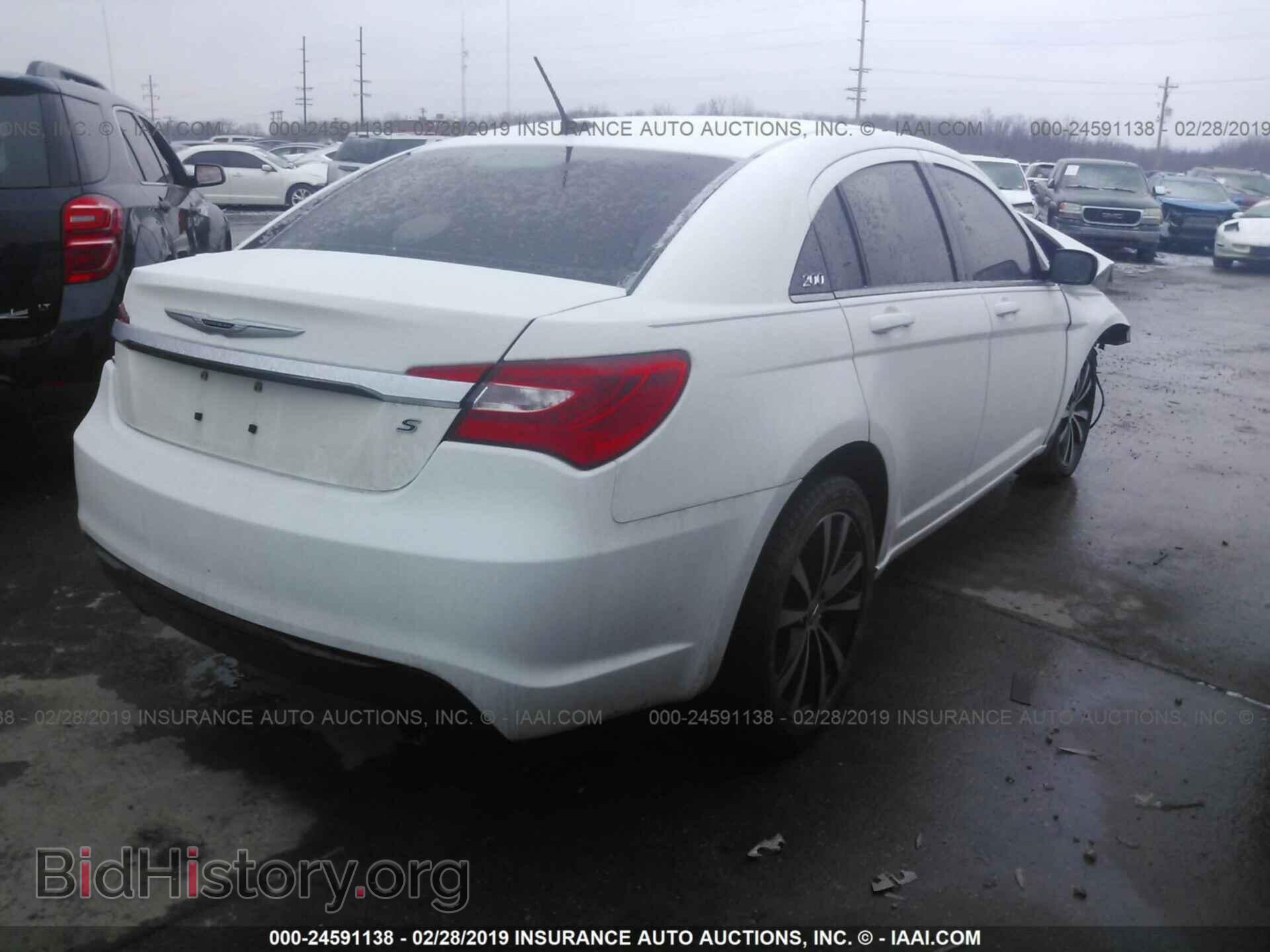 2012 CHRYSLER 200 - VIN: 1C3CCBHG3CN107900 - Фото 4