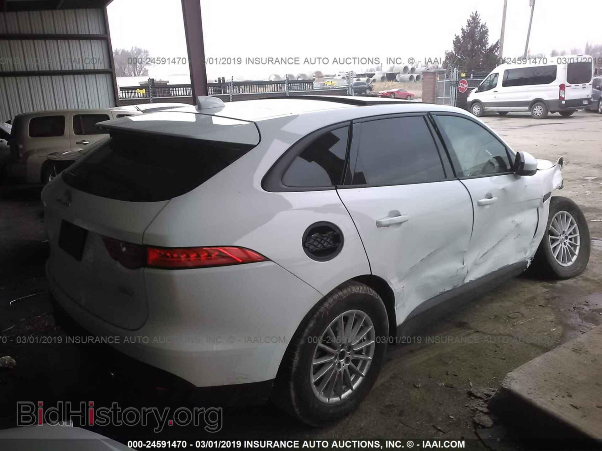 2017 JAGUAR F-PACE - VIN: SADCS2BVXHA063922 - Photo 4