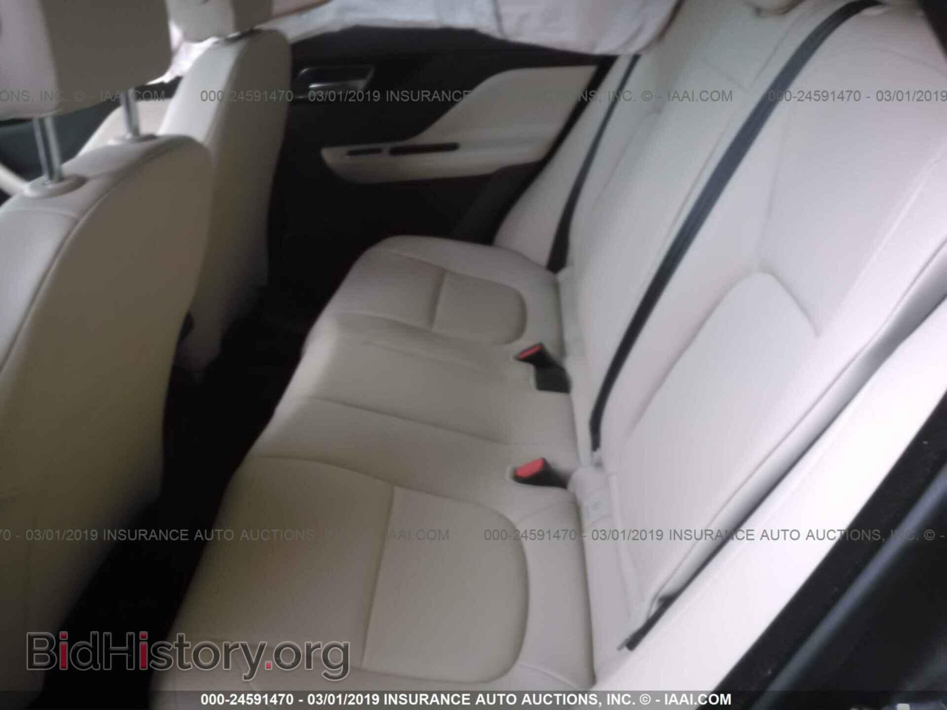 2017 JAGUAR F-PACE - VIN: SADCS2BVXHA063922 - Photo 8