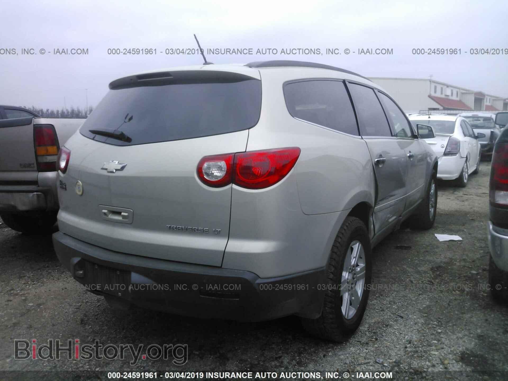 2010 CHEVROLET TRAVERSE - VIN: 1GNLRFED8AS120028 - Фото 4