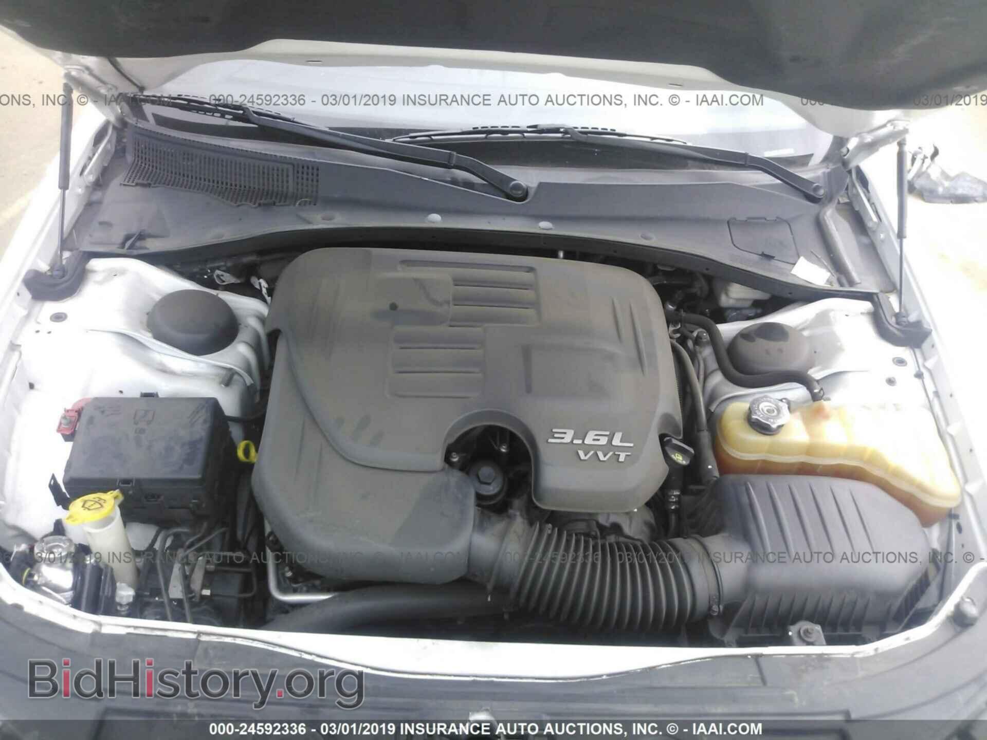 2012 Chrysler 300 - VIN: 2C3CCACG2CH250976 - Photo 10