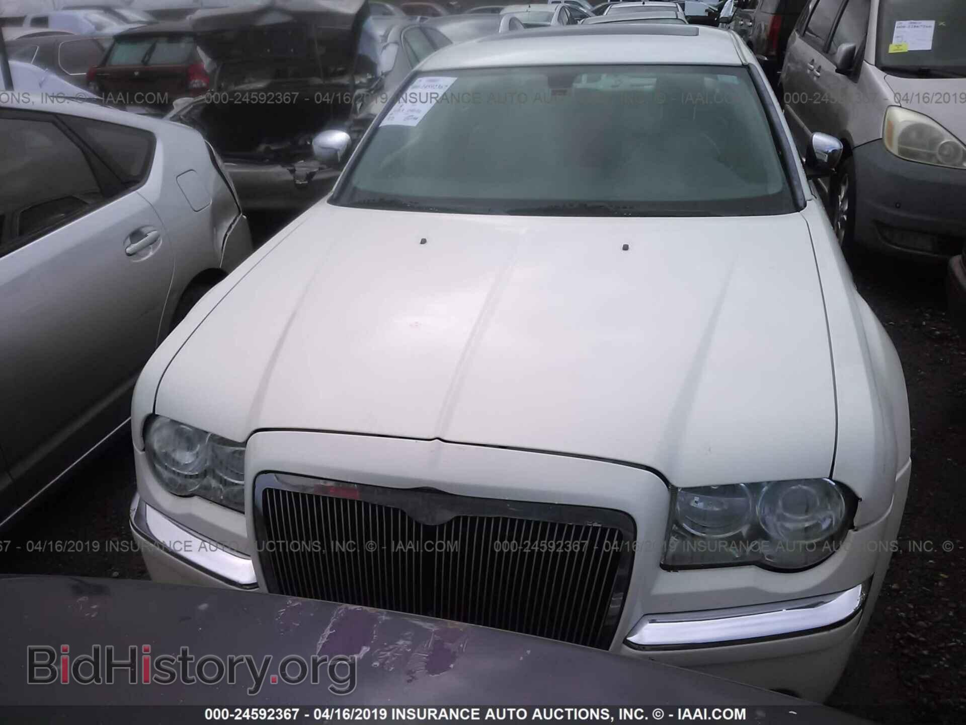 2007 CHRYSLER 300C - VIN: 2C3KA63H37H802269 - Фото 6