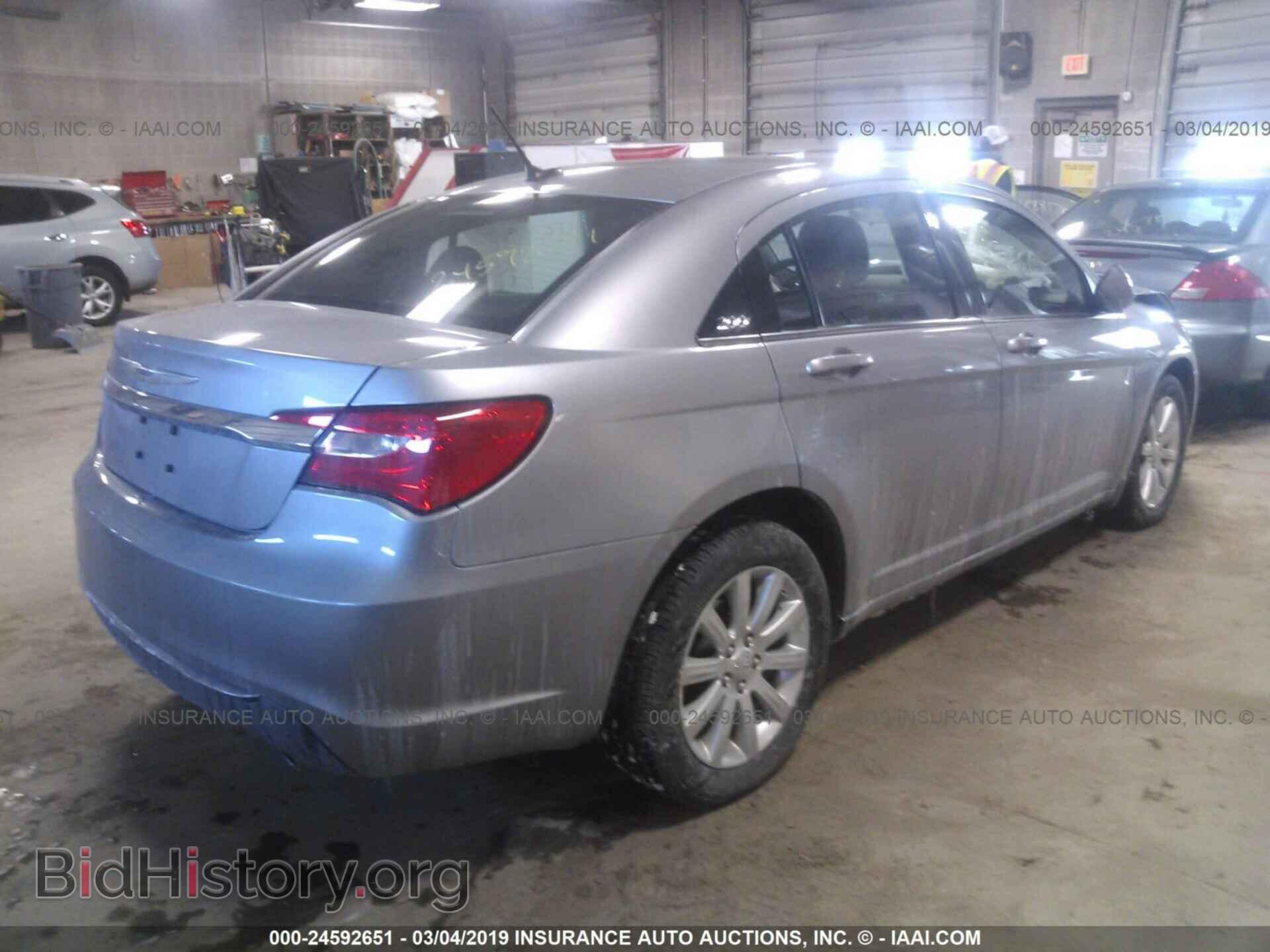 2013 CHRYSLER 200 - VIN: 1C3CCBBG9DN607926 - Фото 4