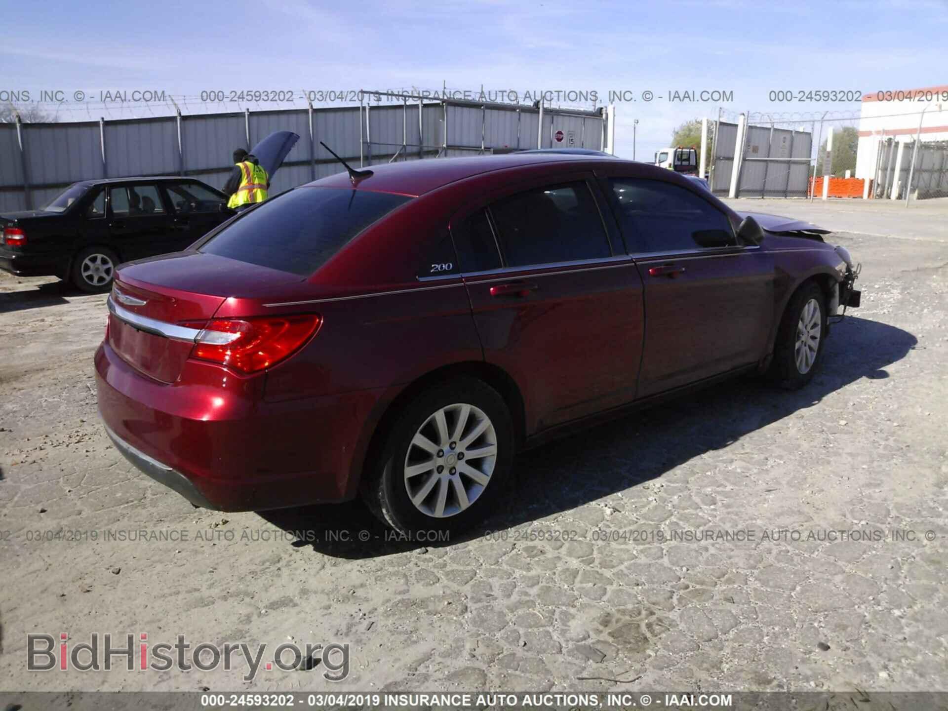 2012 CHRYSLER 200 - VIN: 1C3CCBBB5CN302667 - Фото 4