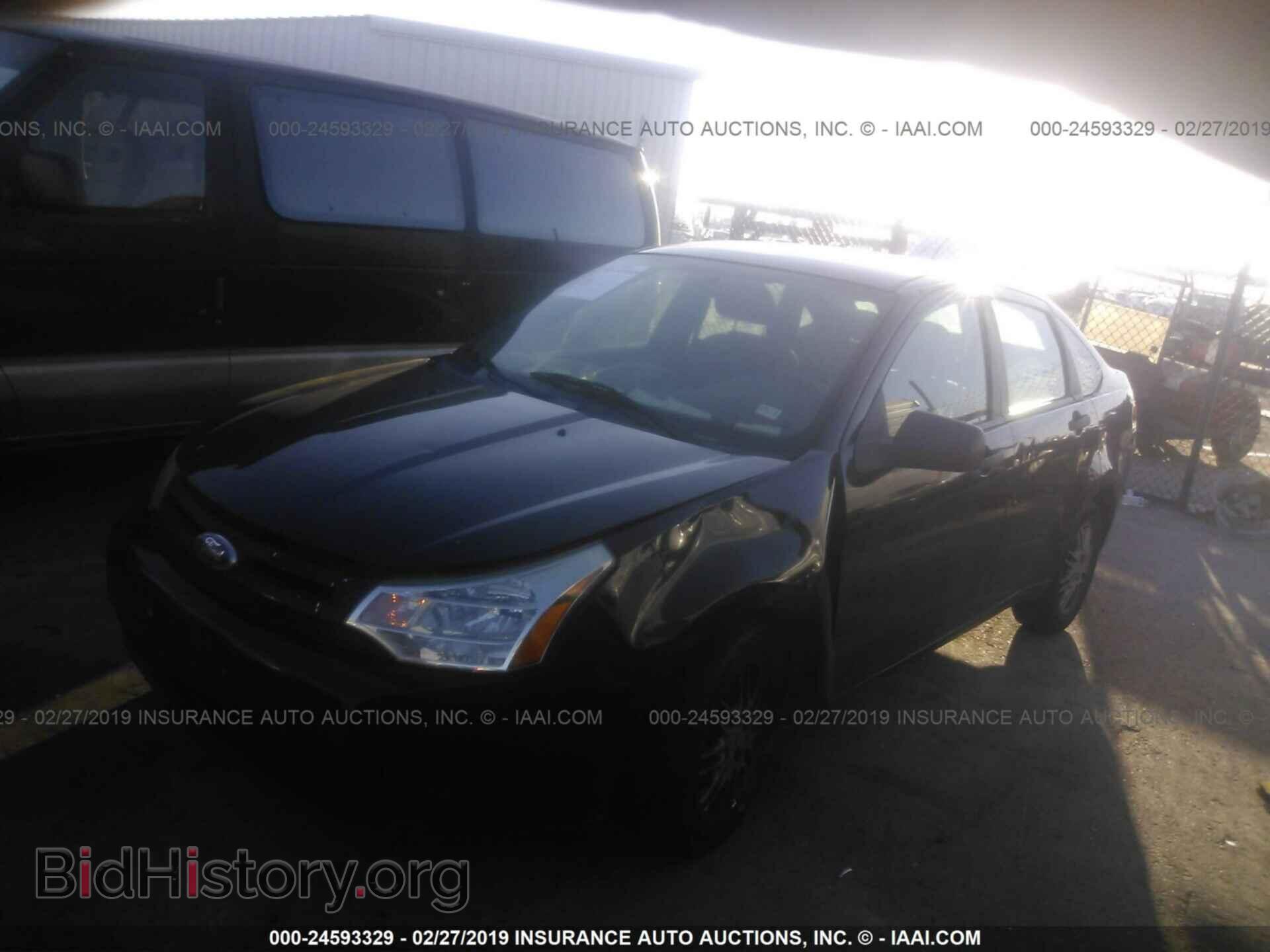 2011 FORD FOCUS - VIN: 1FAHP3FN2BW152788 - Фото 2