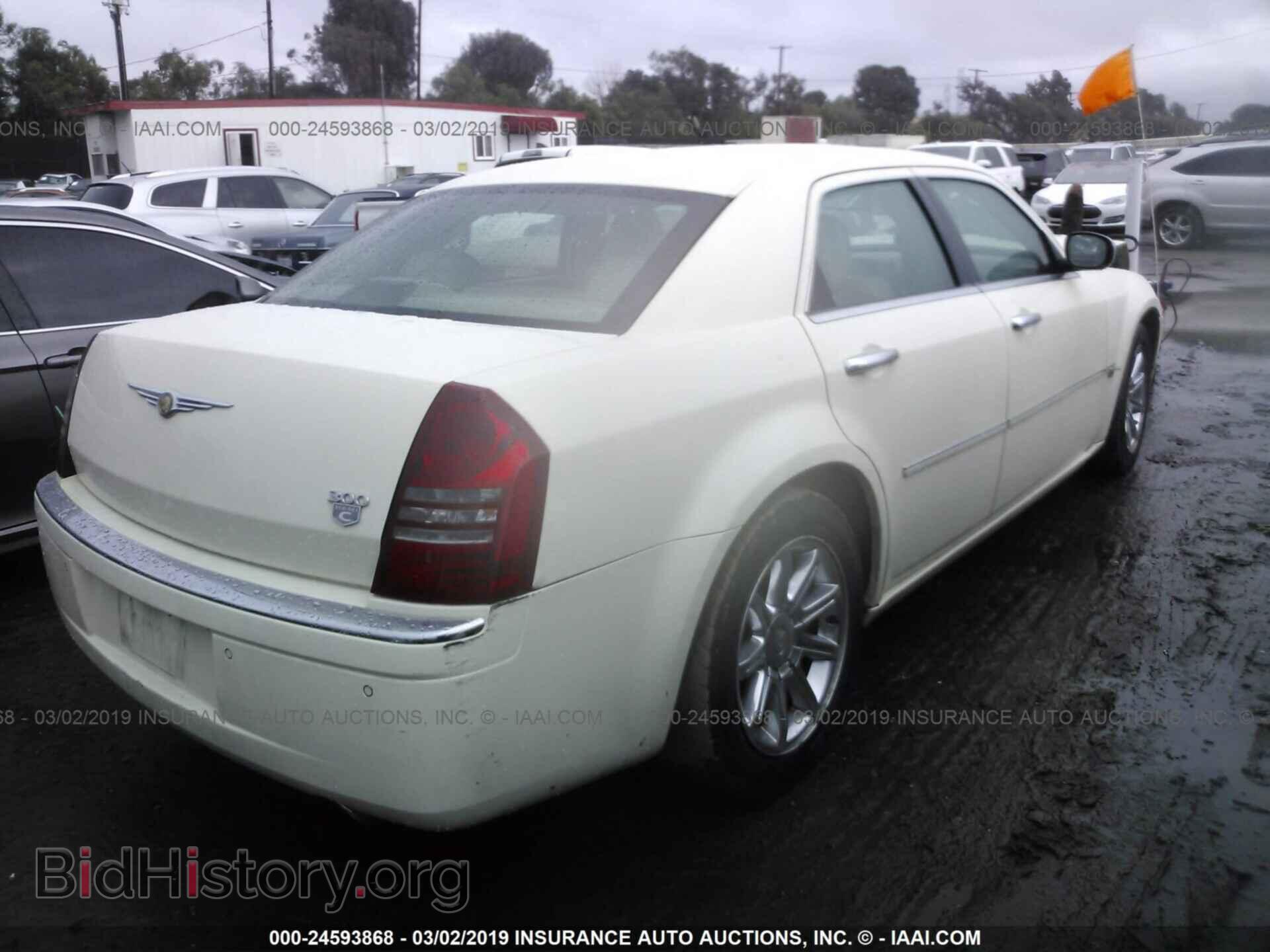 2006 CHRYSLER 300C - VIN: 2C3LA63H16H239239 - Фото 4