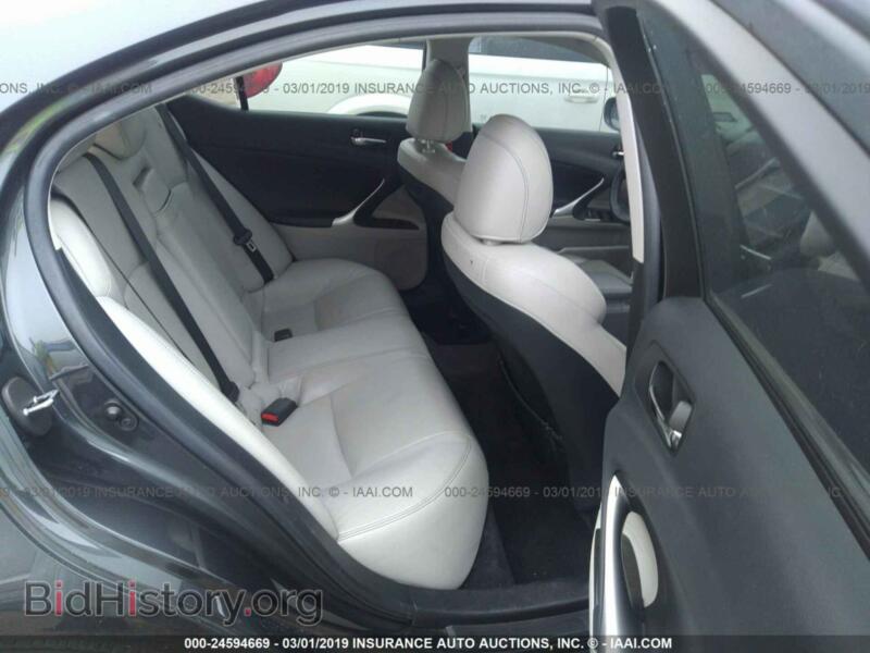 2011 Lexus IS (VIN JTHBF5C2XB5133810) — photo 8 of 10