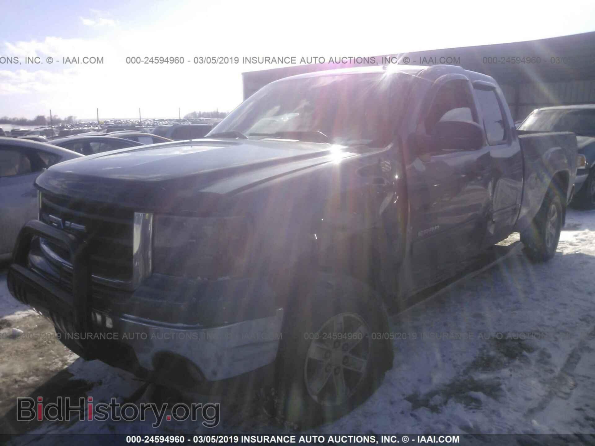 2011 GMC SIERRA - VIN: 1GTR2VE37BZ121057 - Фото 2