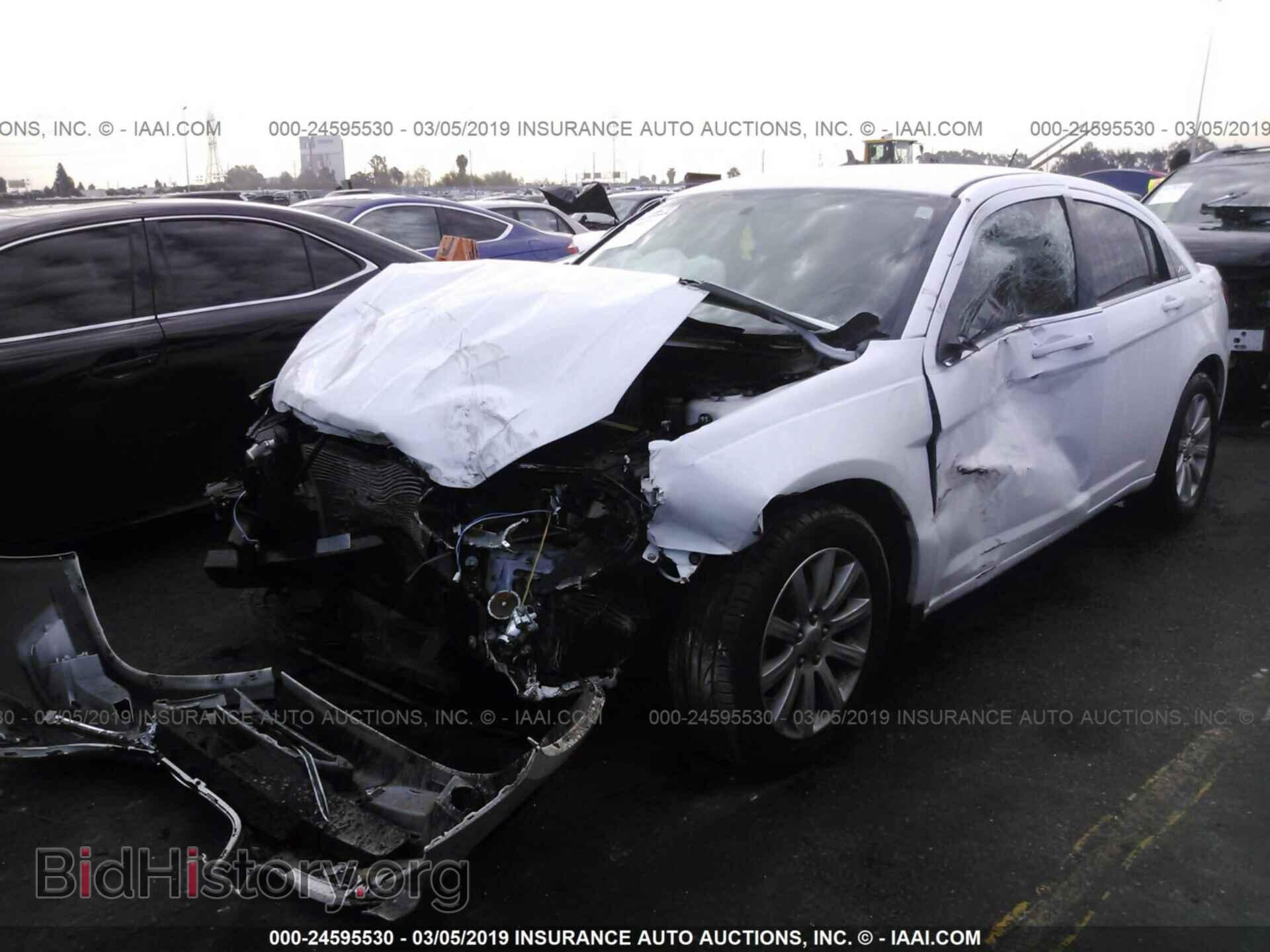 2014 CHRYSLER 200 - VIN: 1C3CCBBB2EN118094 - Photo 2