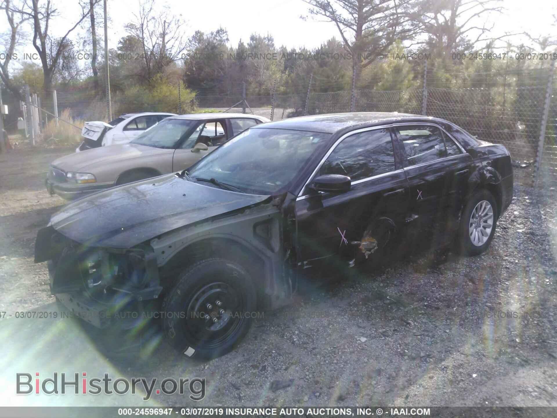 2014 CHRYSLER 300 - VIN: 2C3CCAAG9EH365323 - Фото 2