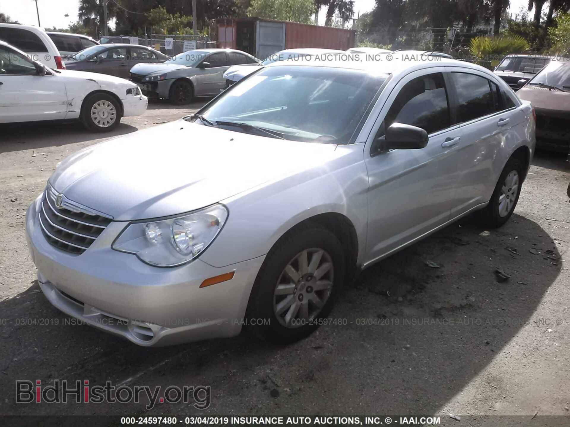 2010 CHRYSLER SEBRING - VIN: 1C3CC4FB2AN198142 - Фото 2