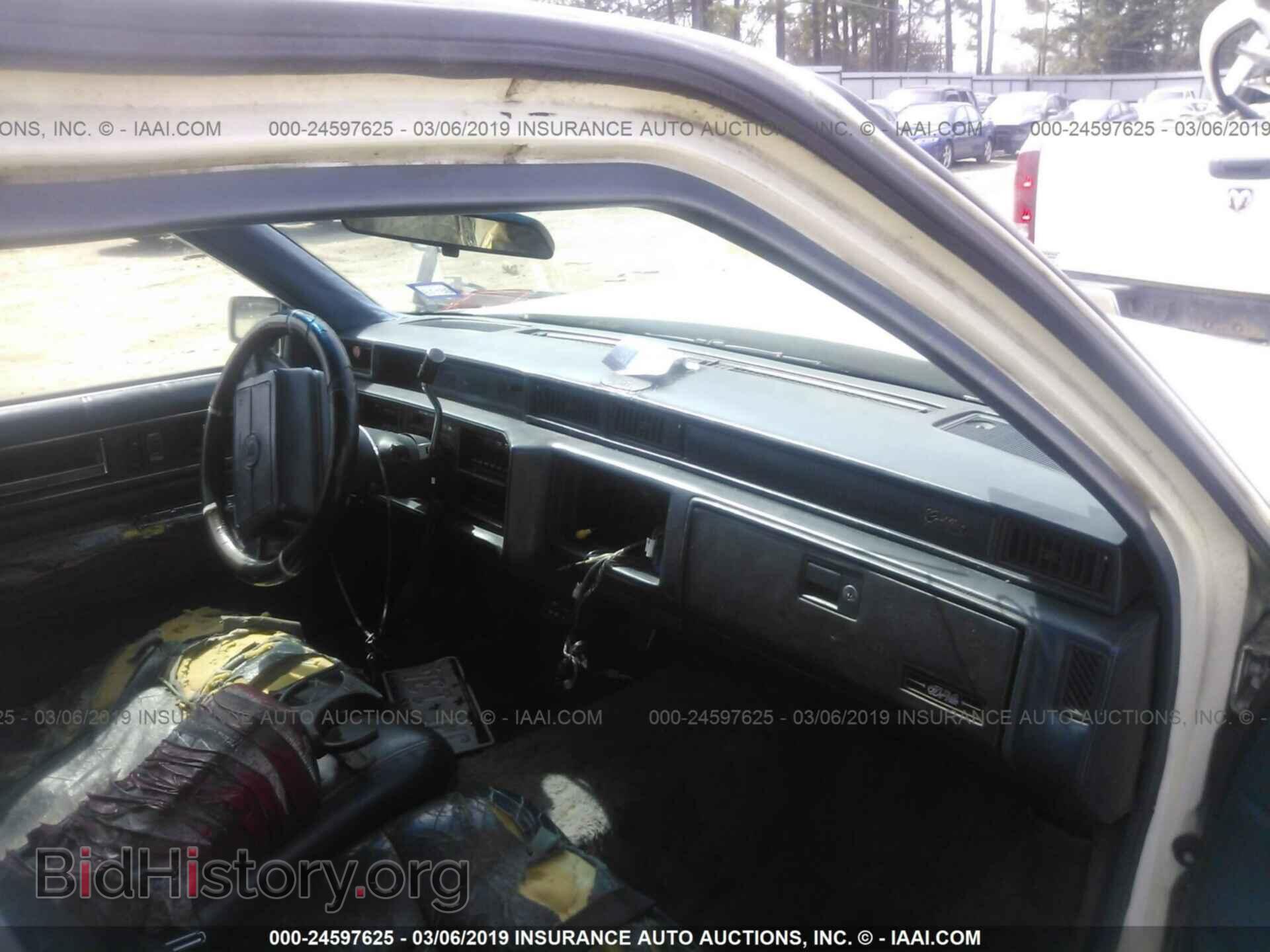 1992 CADILLAC DEVILLE - VIN: 1G6CD53B3N4270547 - Photo 5