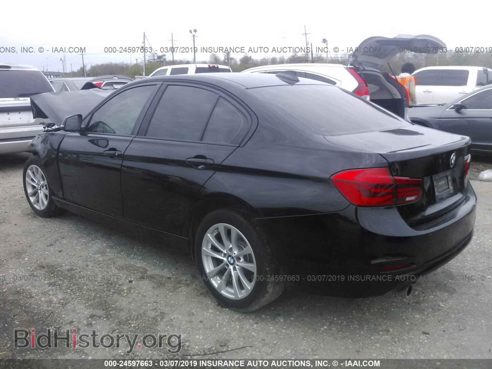 2016 BMW 320 - VIN: WBA8E1G57GNT34676 - Фото 3