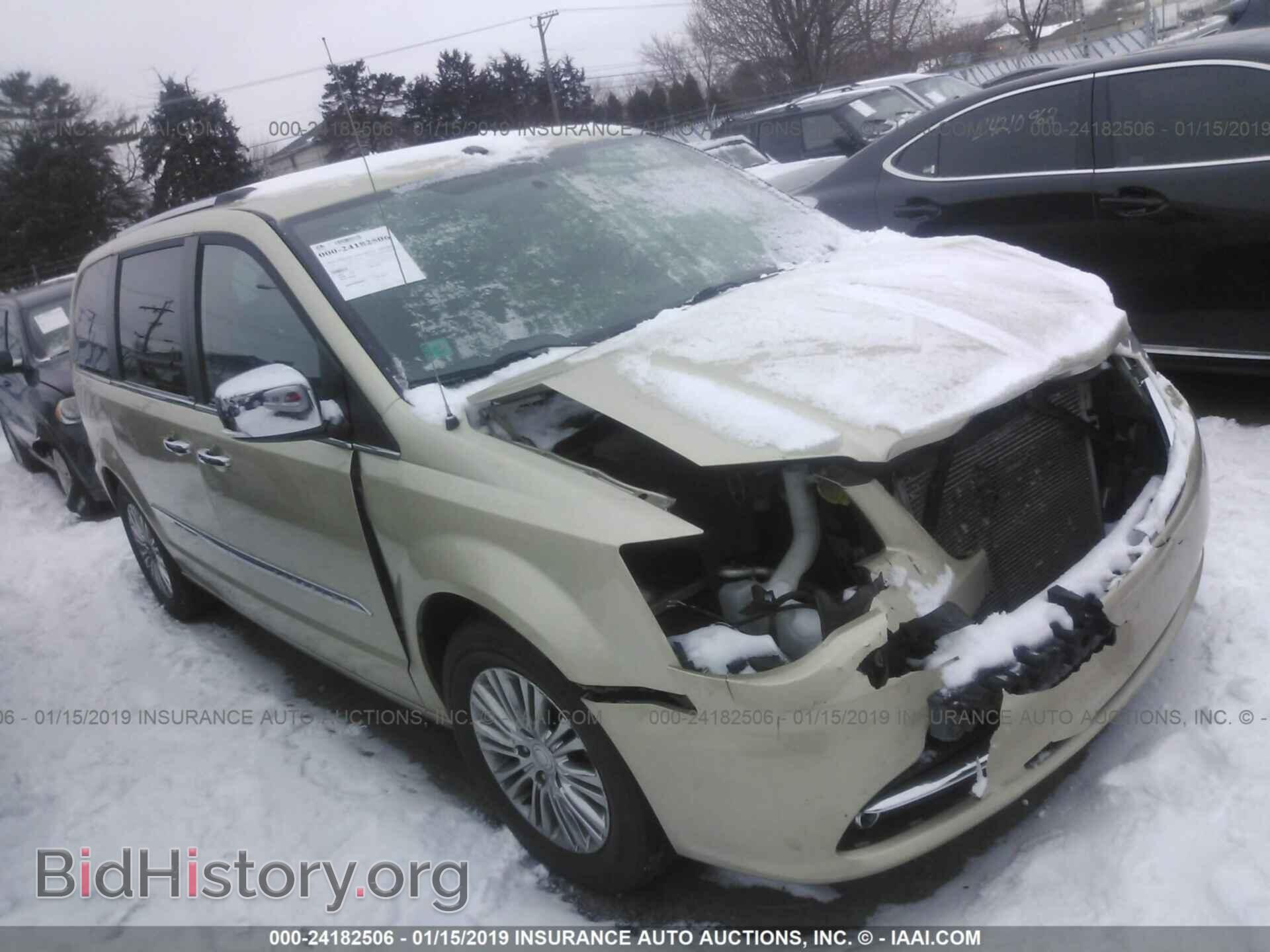 Photo 2A4RR6DG0BR635584 - CHRYSLER TOWN and COUNTRY 2011