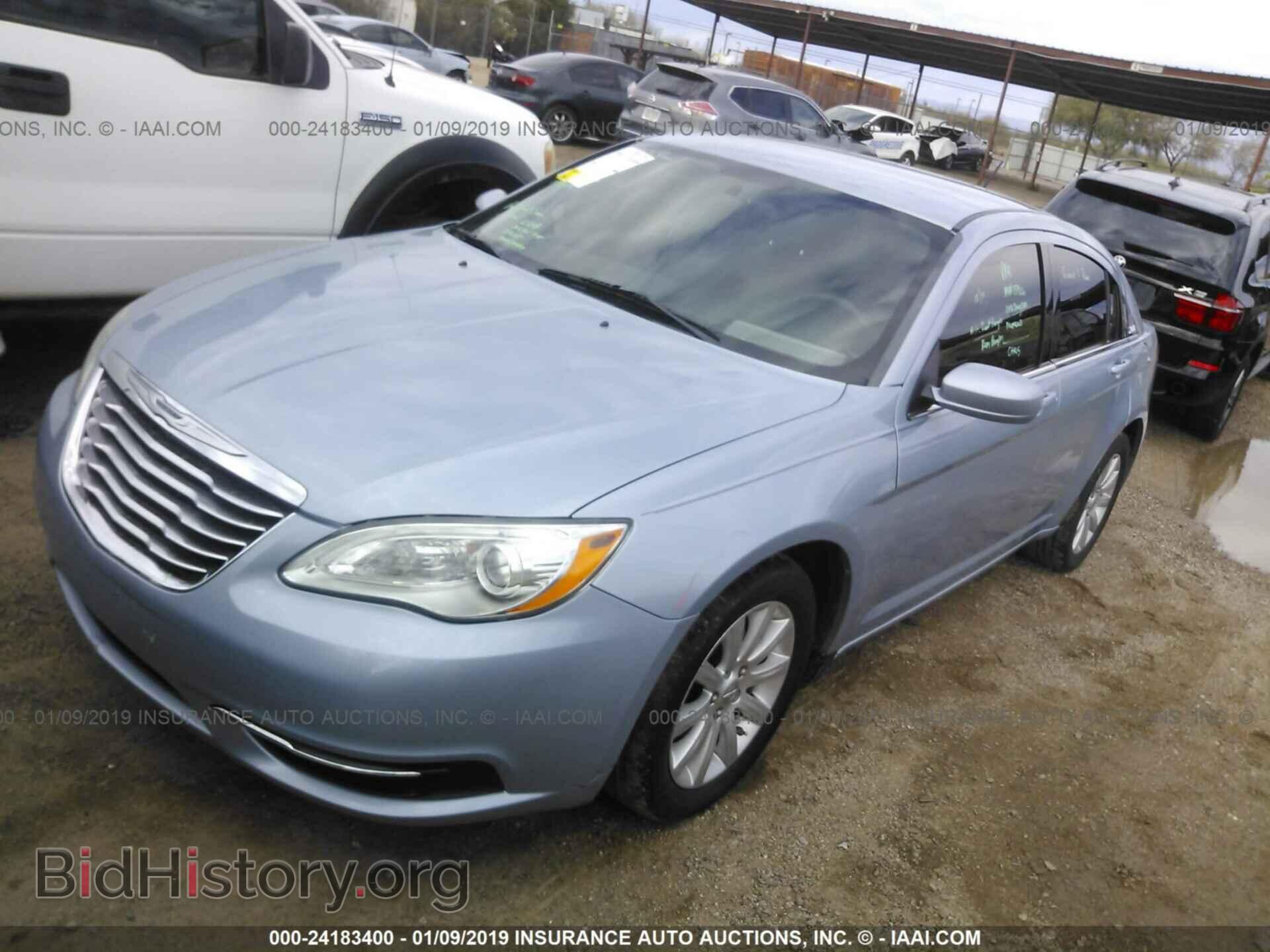 2013 CHRYSLER 200 - VIN: 1C3CCBBB5DN744351 - Фото 2