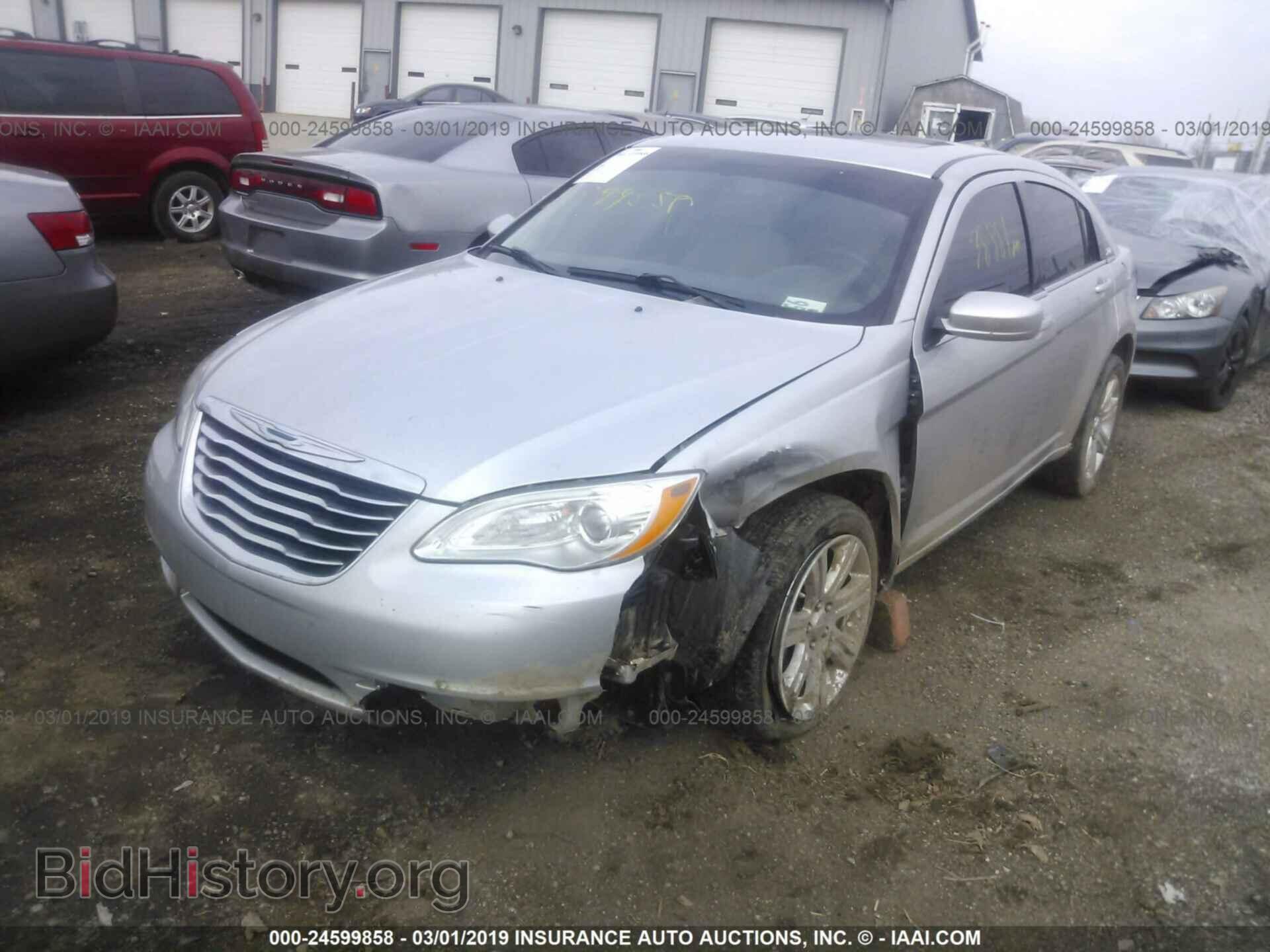 2012 CHRYSLER 200 - VIN: 1C3CCBBG3CN242237 - Фото 2