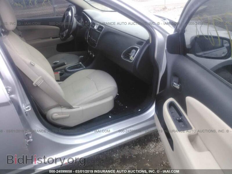 2012 Chrysler 200 (VIN 1C3CCBBG3CN242237) — фото 5 из 10