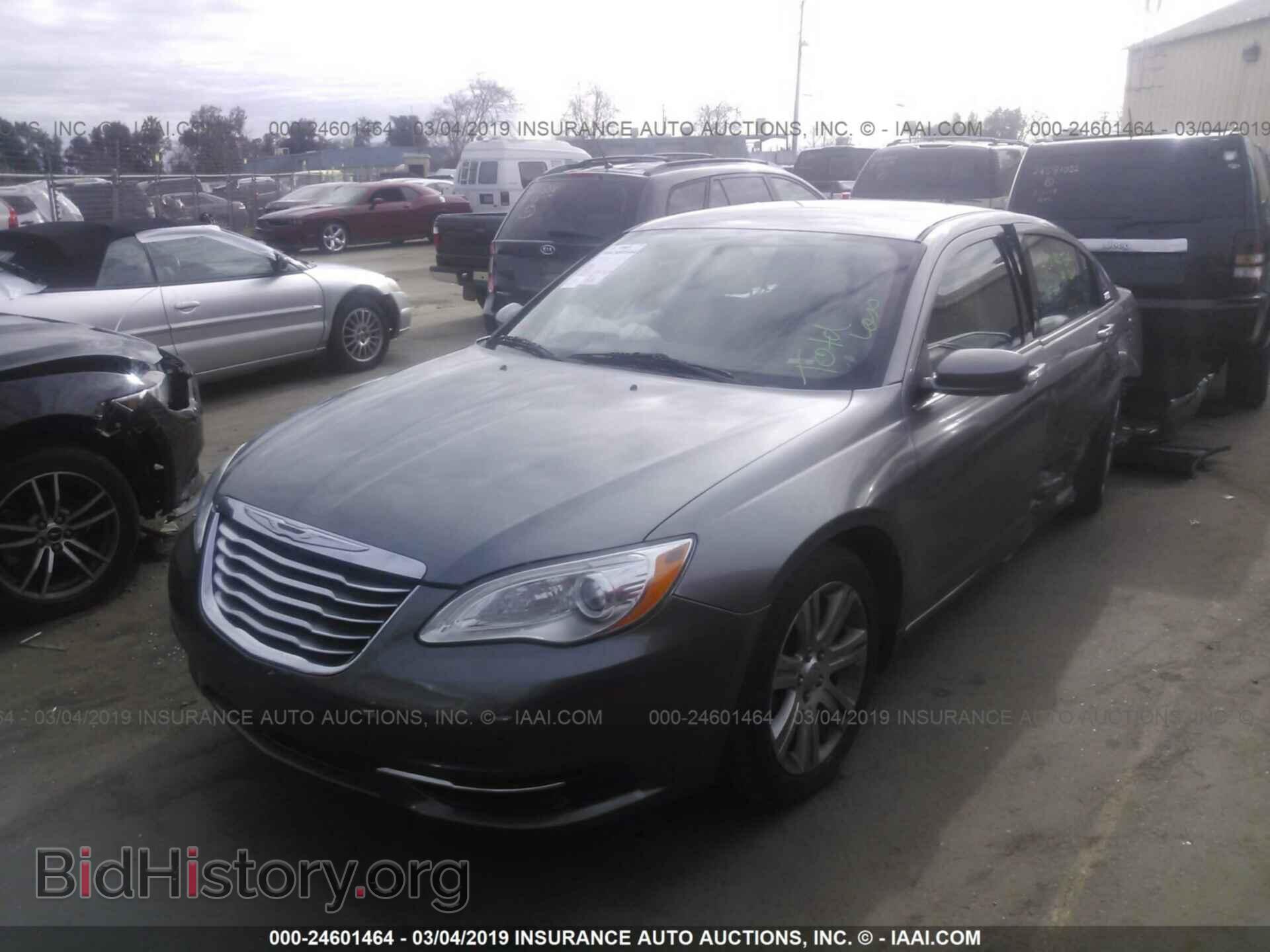 2013 CHRYSLER 200 - VIN: 1C3CCBAB7DN733241 - Photo 2