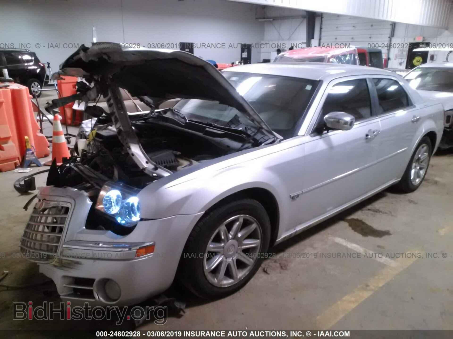 2005 CHRYSLER 300C - VIN: 2C3AA63H55H106649 - Фото 2