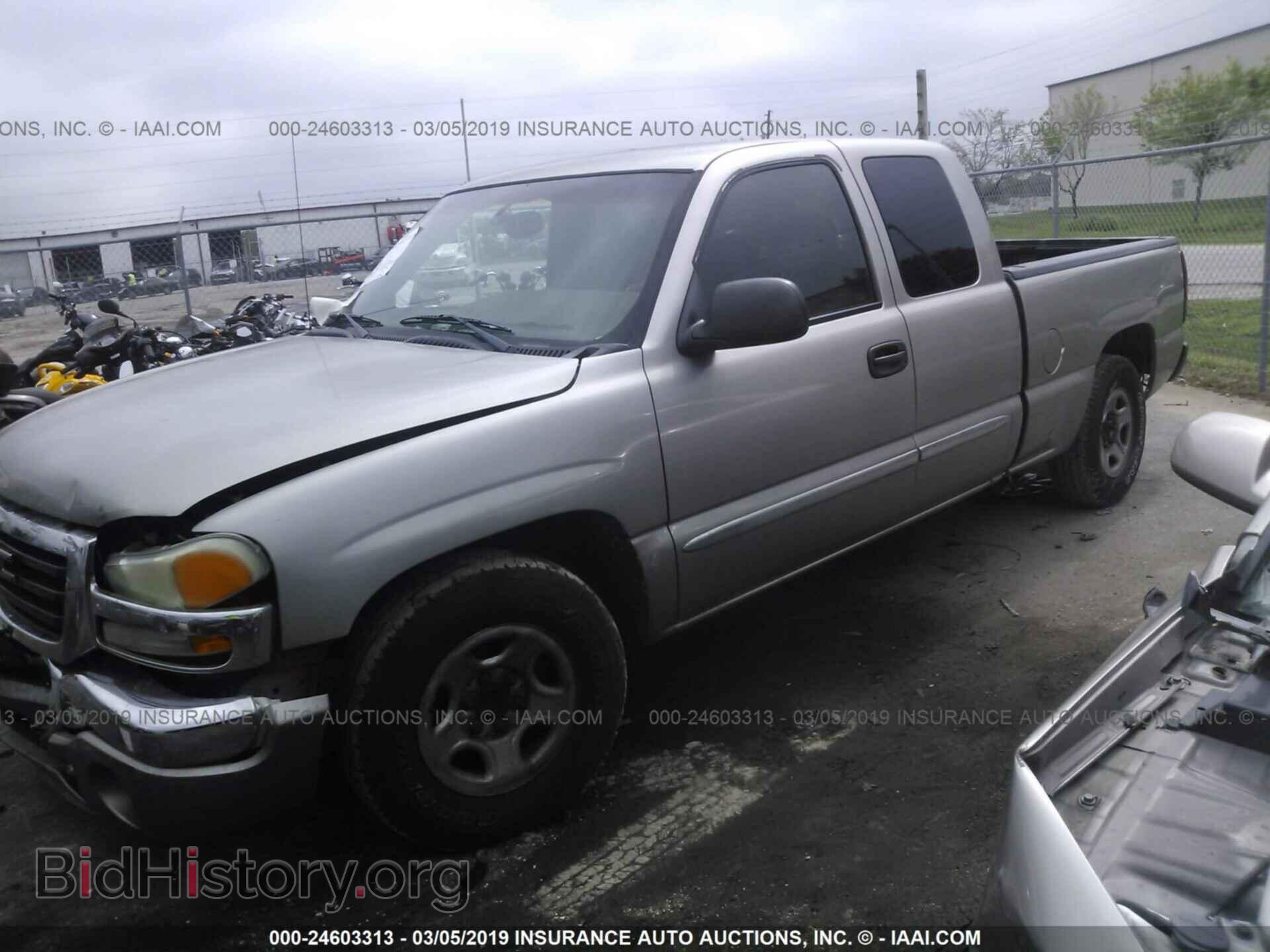 2003 GMC NEW SIERRA - VIN: 2GTEC19V231100823 - Фото 2
