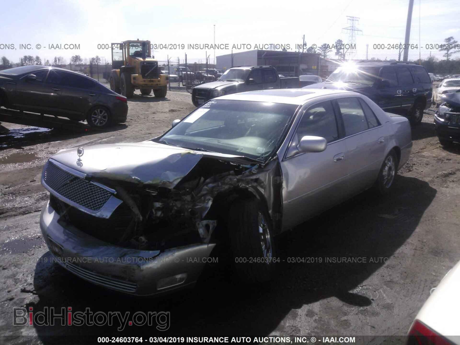 2004 CADILLAC DEVILLE - VIN: 1G6KD54Y04U225739 - Photo 2