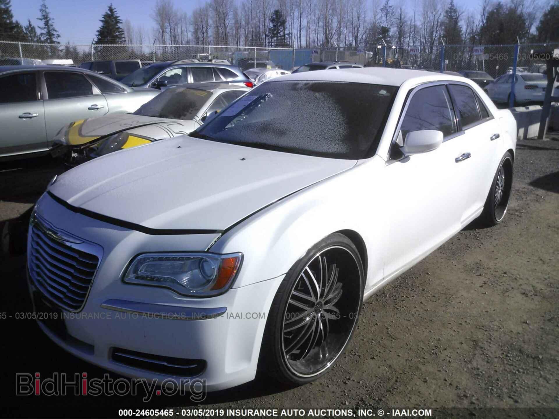 2013 CHRYSLER 300 - VIN: 2C3CCAAG8DH551580 - Photo 2