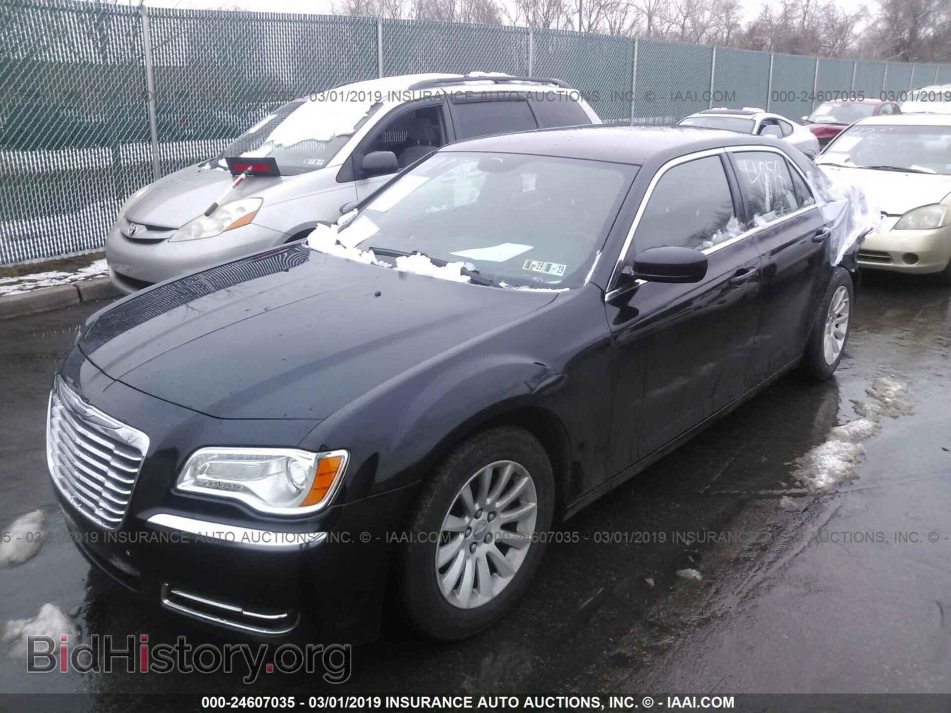 2014 CHRYSLER 300 - VIN: 2C3CCAAG9EH375771 - Фото 2