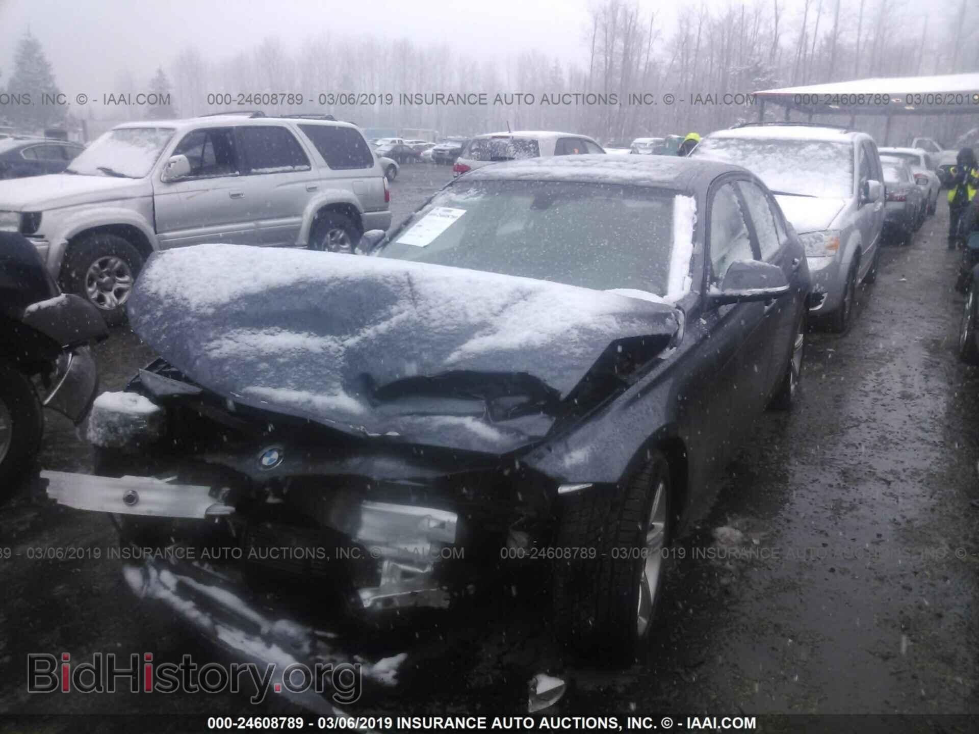 2013 BMW 328 - VIN: WBA3B5C56DF592435 - Фото 2