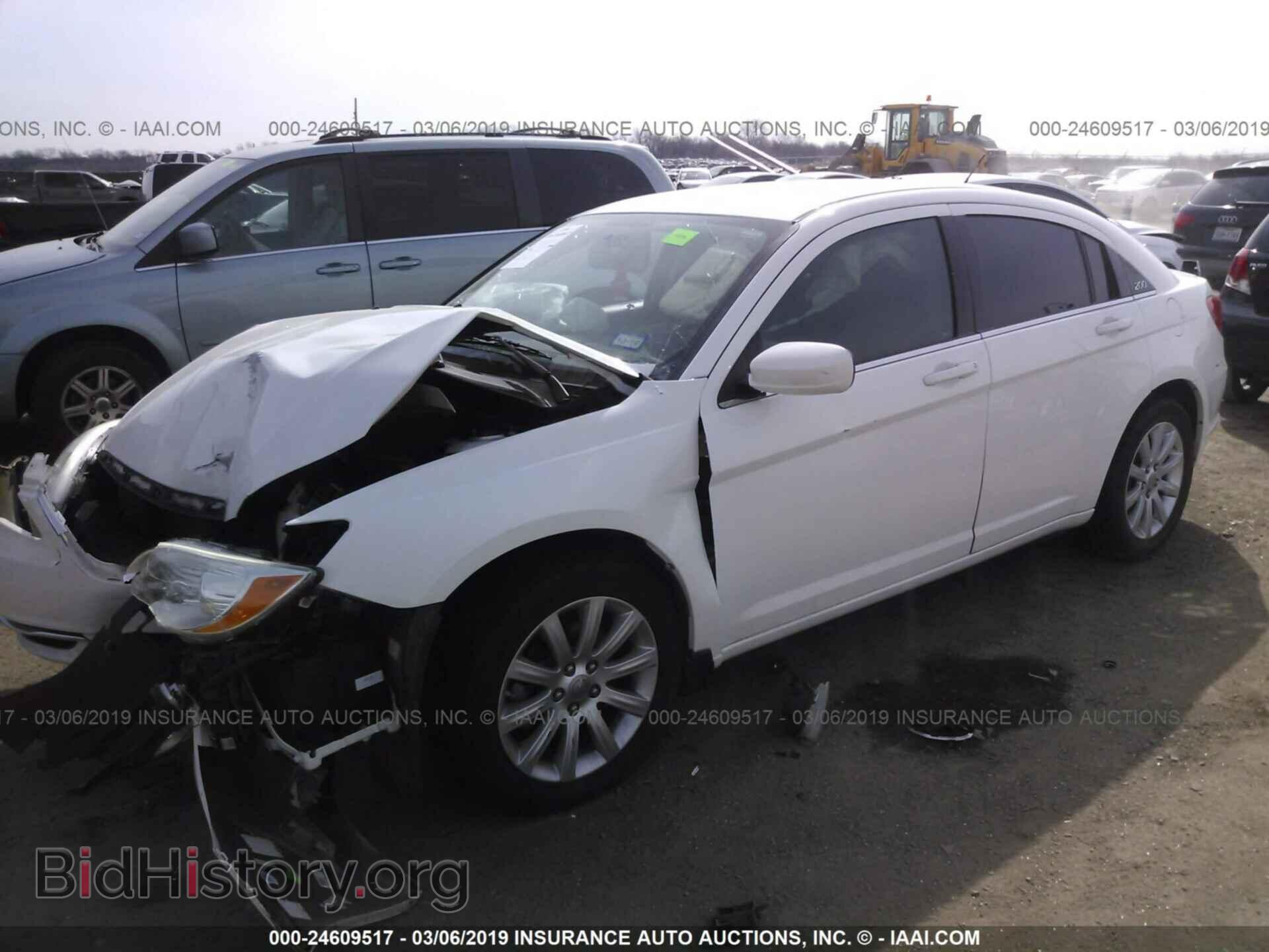2011 CHRYSLER 200 - VIN: 1C3BC1FG3BN503364 - Фото 2