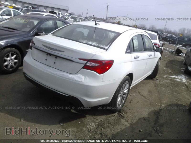 2012 Chrysler 200 (VIN 1C3CCBCB4CN159984) — photo 4 of 10