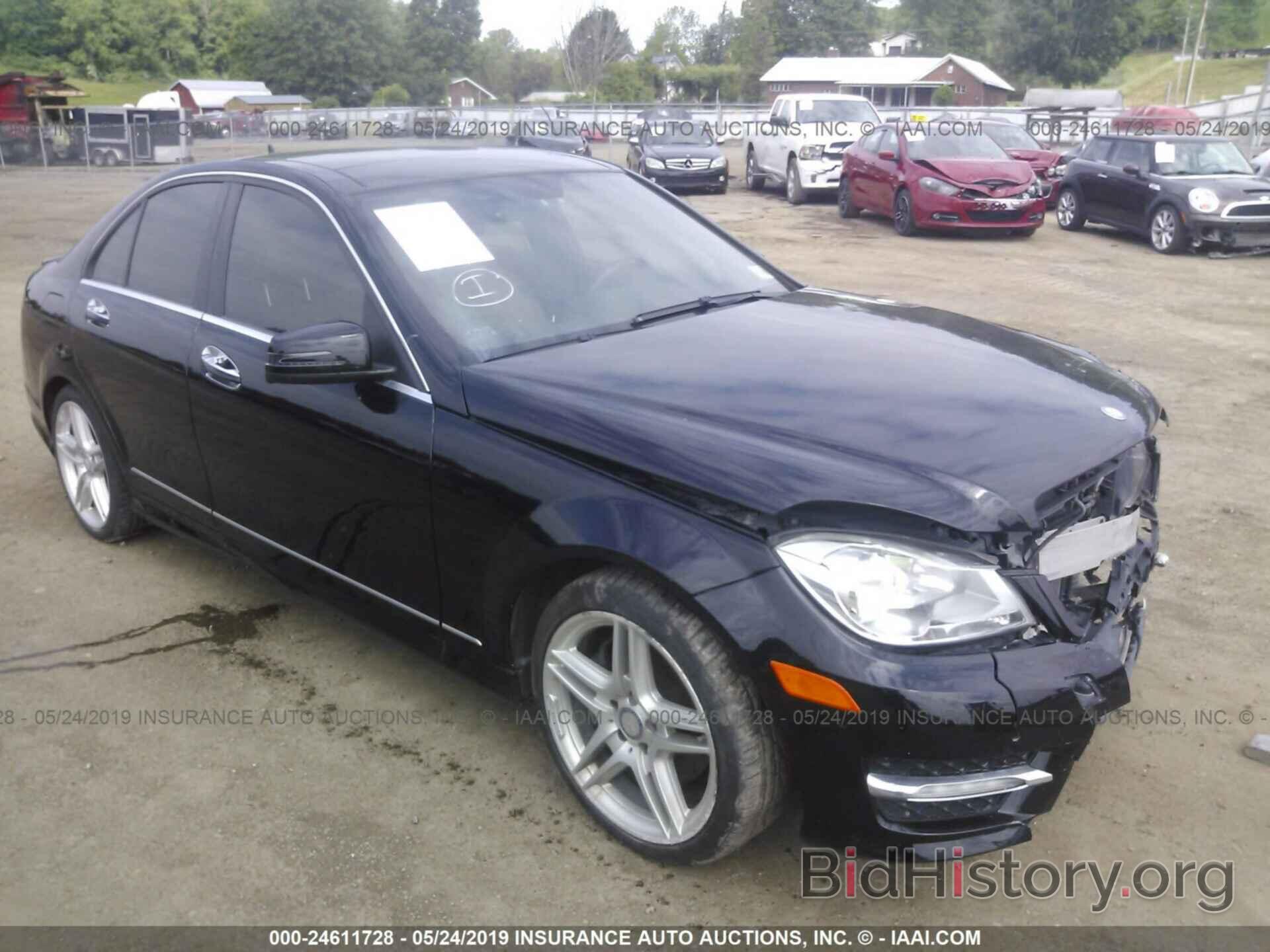 Photo WDDGF5HBXDR249820 - MERCEDES-BENZ C 2013