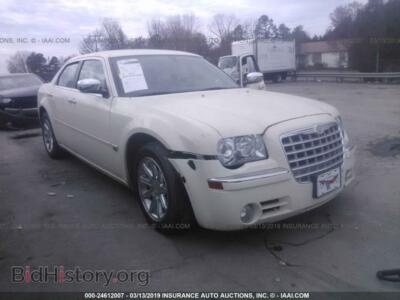 2005 Chrysler 300C, cream — VIN 2C3JA63H75H615903, IAAI
