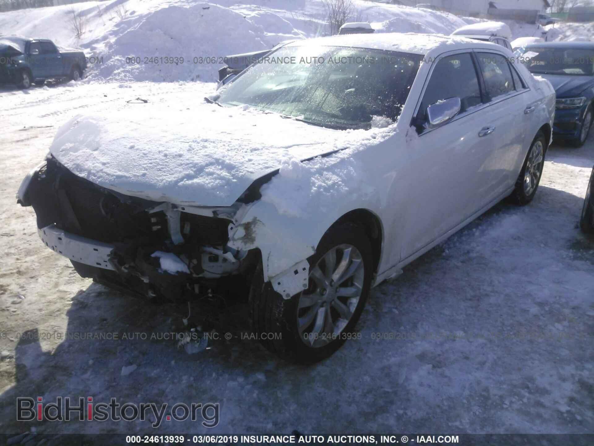 2017 CHRYSLER 300 - VIN: 2C3CCARG0HH582591 - Фото 2