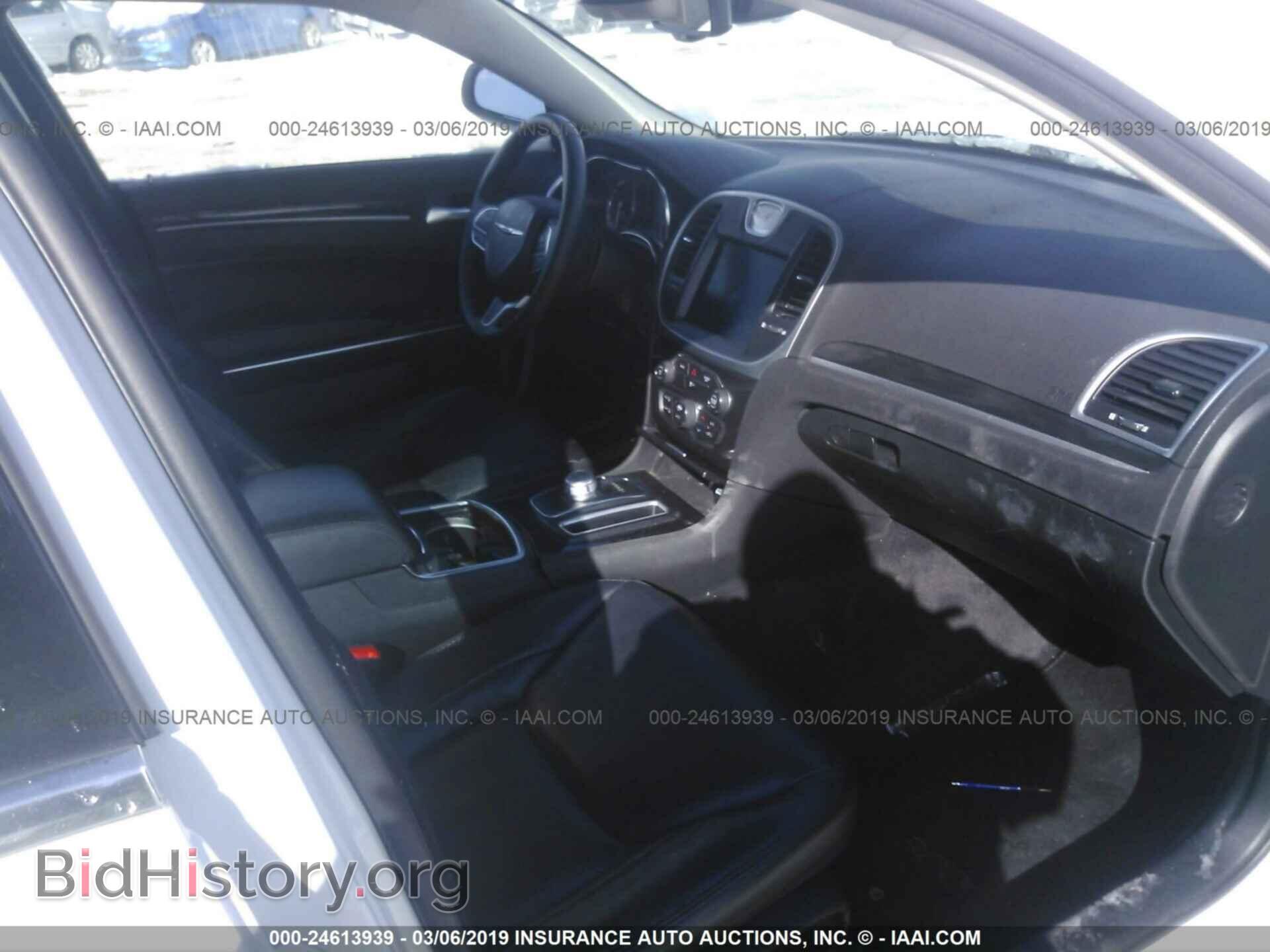 2017 CHRYSLER 300 - VIN: 2C3CCARG0HH582591 - Фото 5