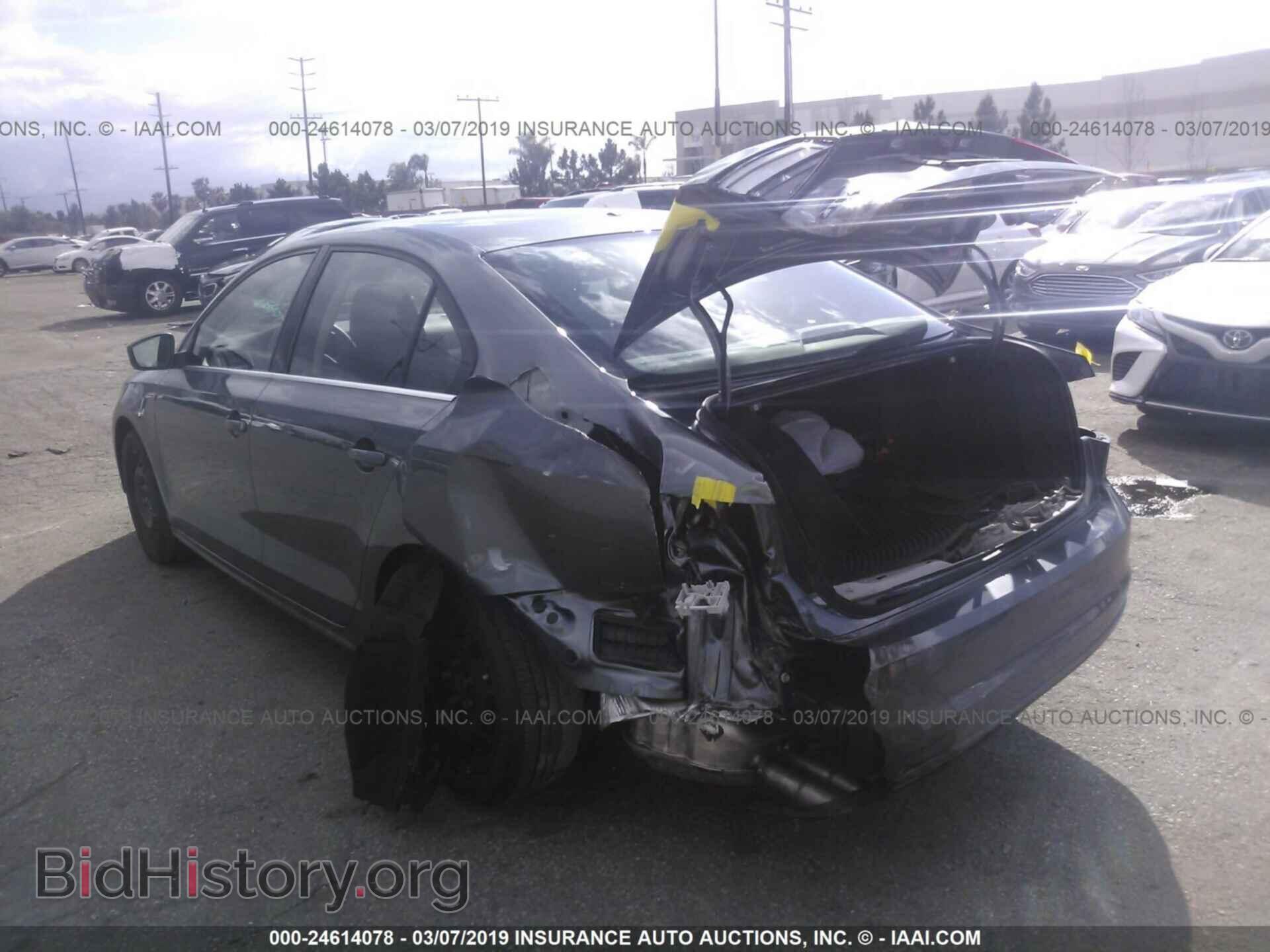2017 VOLKSWAGEN JETTA - VIN: 3VW2B7AJ1HM405454 - Фото 3