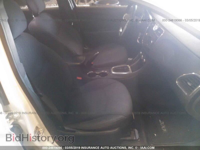 2012 Chrysler 200 (VIN 1C3CCBBB1CN301726) — photo 5 of 10
