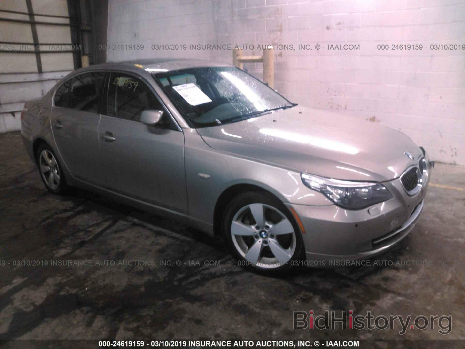 Photo WBANV13538CZ56035 - BMW 528 2008