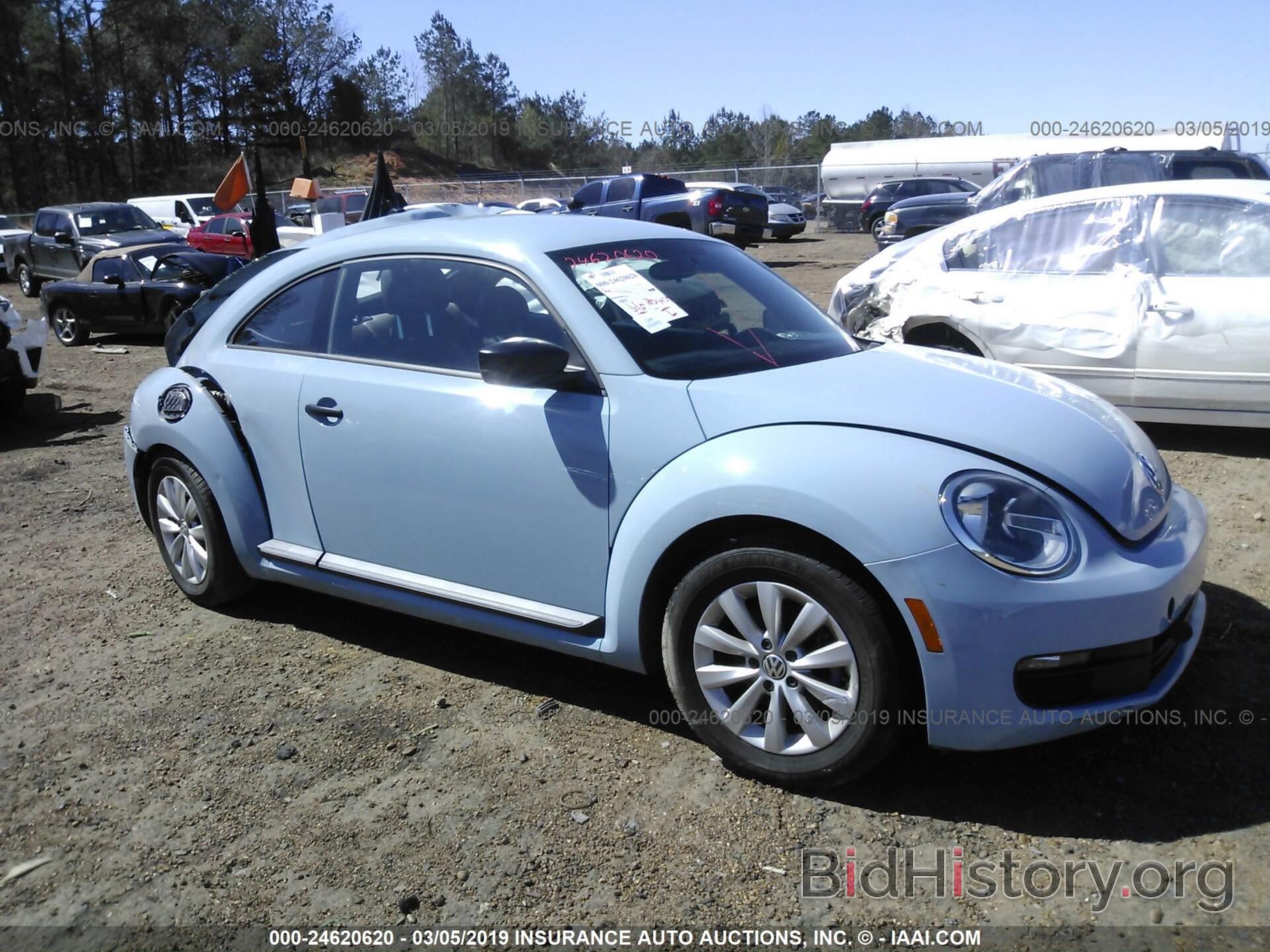 Photo 3VWF17AT0FM621234 - VOLKSWAGEN BEETLE 2015