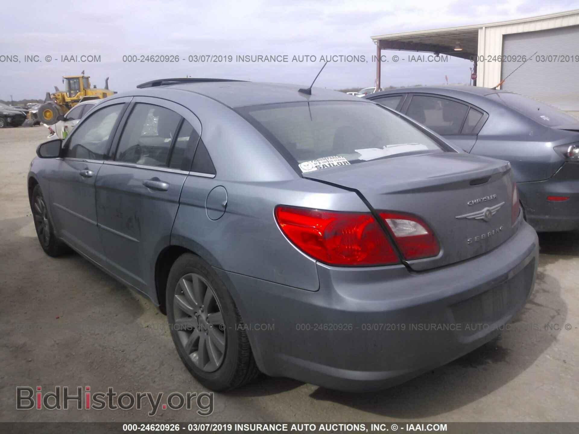 2010 CHRYSLER SEBRING - VIN: 1C3CC5FD9AN155991 - Фото 3