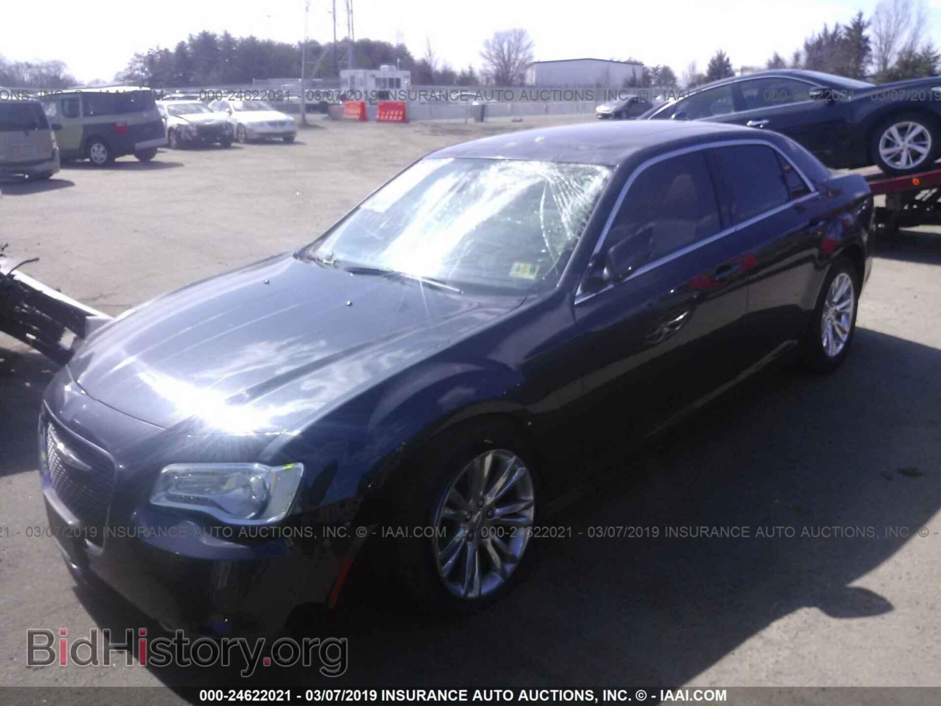 2017 CHRYSLER 300 - VIN: 2C3CCAAG9HH661849 - Фото 2