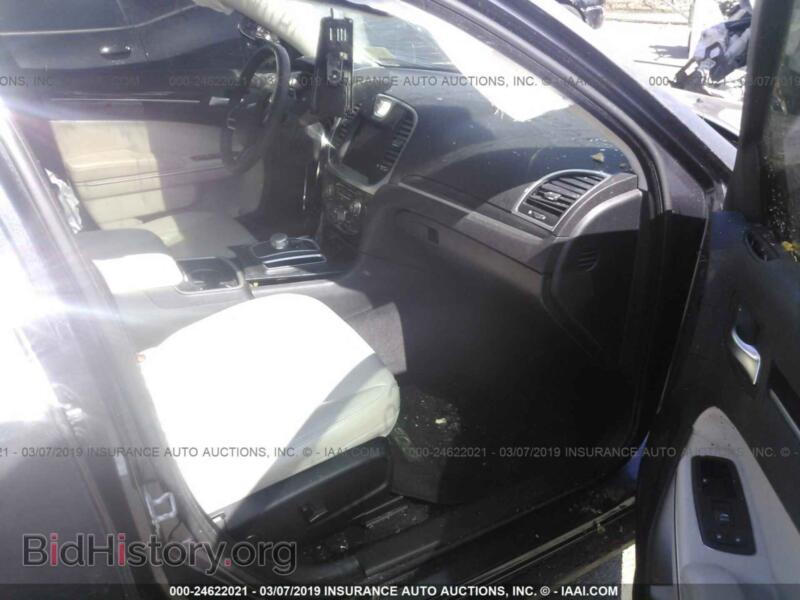 2017 Chrysler 300 (VIN 2C3CCAAG9HH661849) — photo 5 of 11