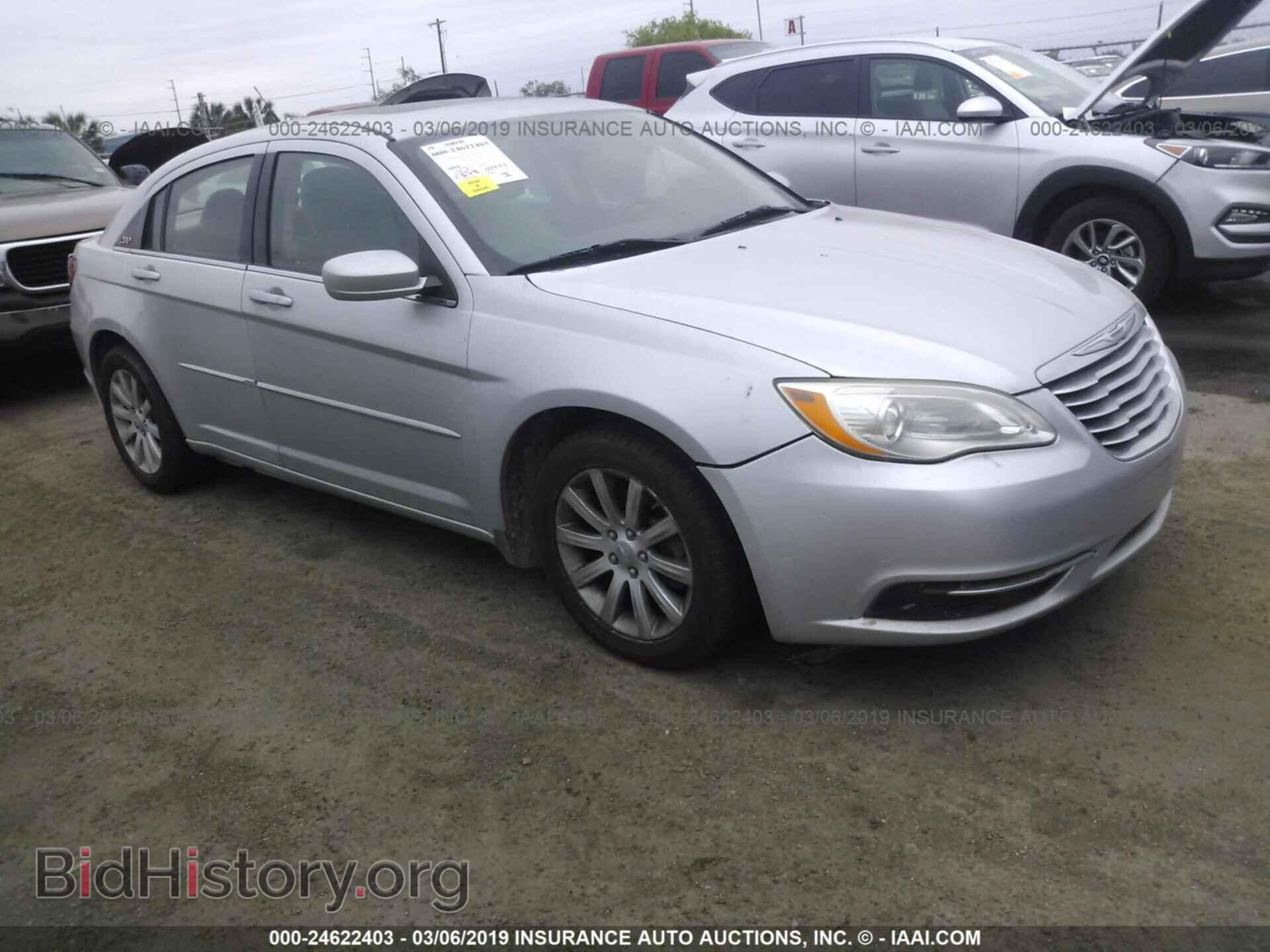 Photo 1C3BC1FG3BN538714 - CHRYSLER 200 2011