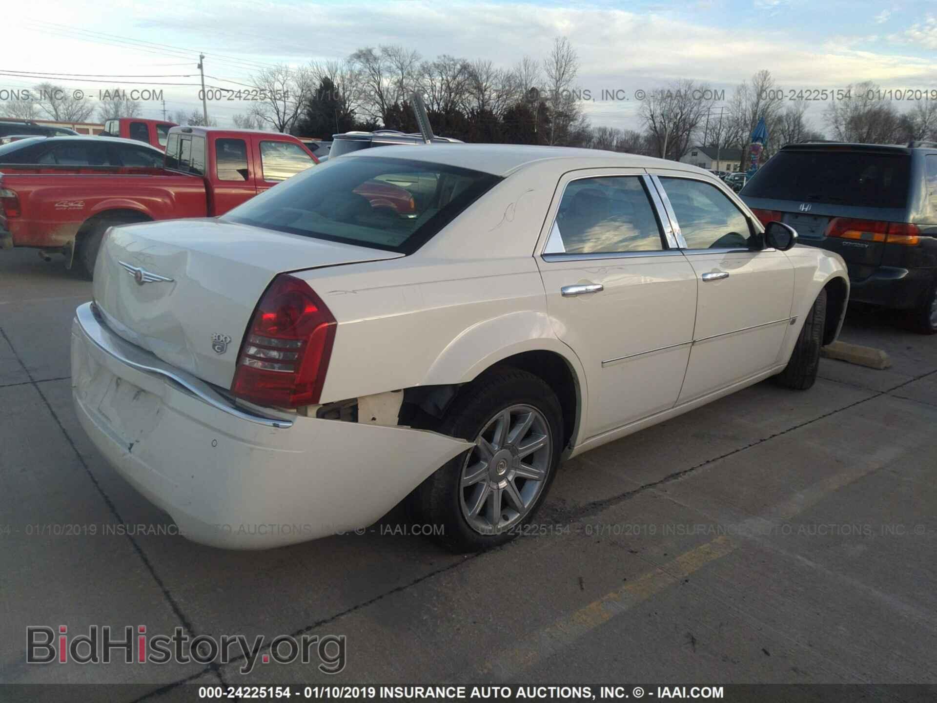 2006 CHRYSLER 300C - VIN: 2C3LA63H66H249782 - Фото 4