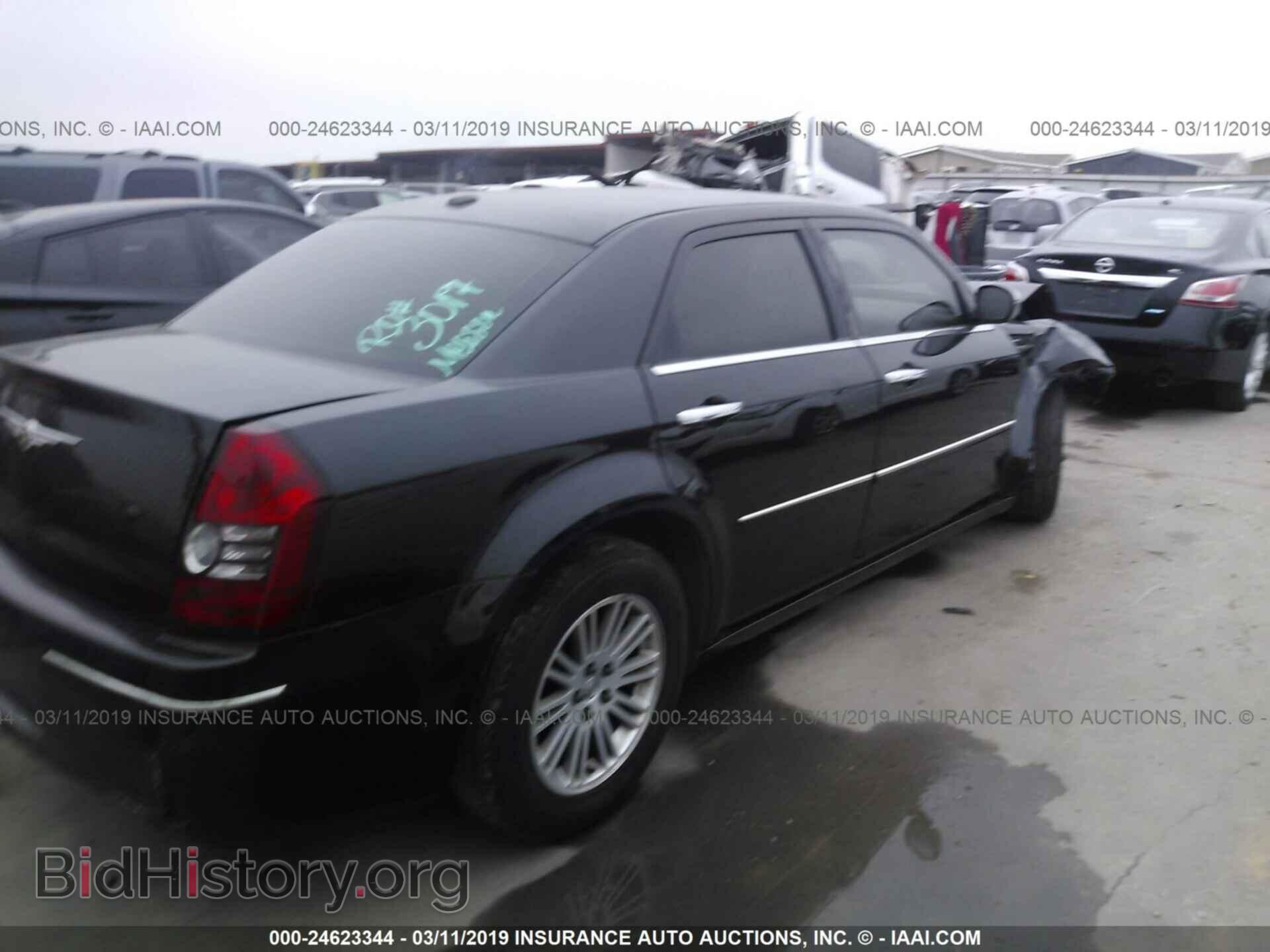 2010 CHRYSLER 300 - VIN: 2C3CA5CV8AH326953 - Фото 4