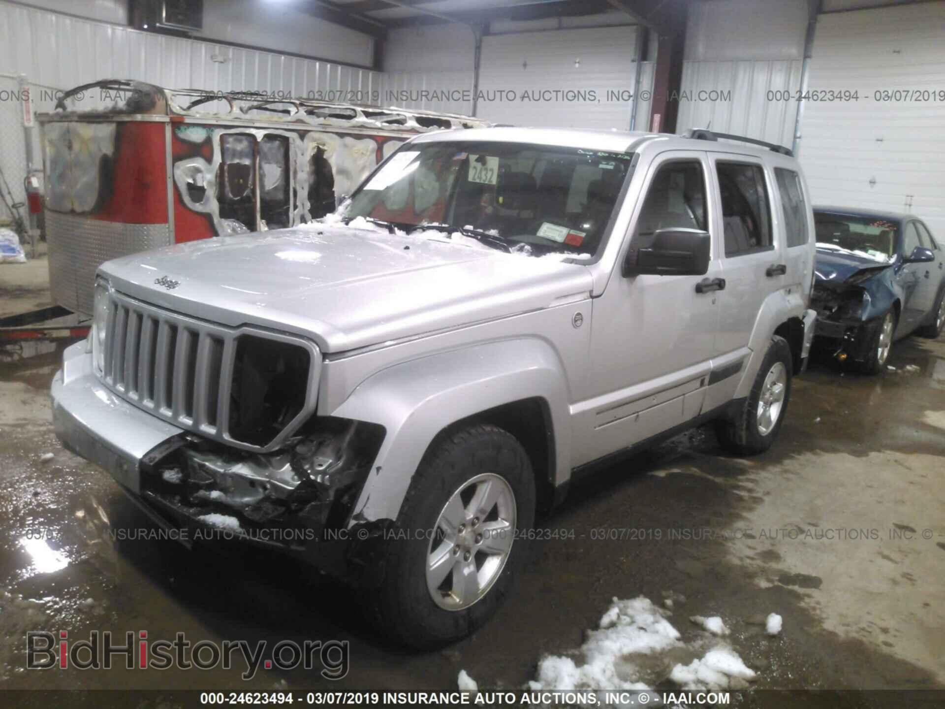 2010 JEEP LIBERTY - VIN: 1J4PN2GK4AW147630 - Фото 2