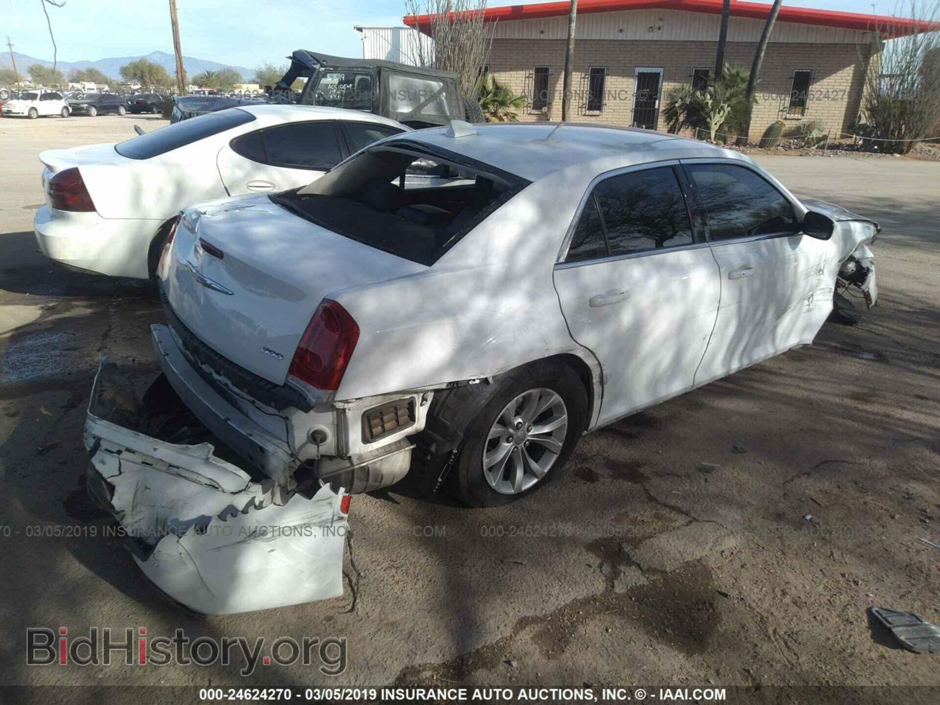 2015 CHRYSLER 300 - VIN: 2C3CCAAG3FH779683 - Photo 4
