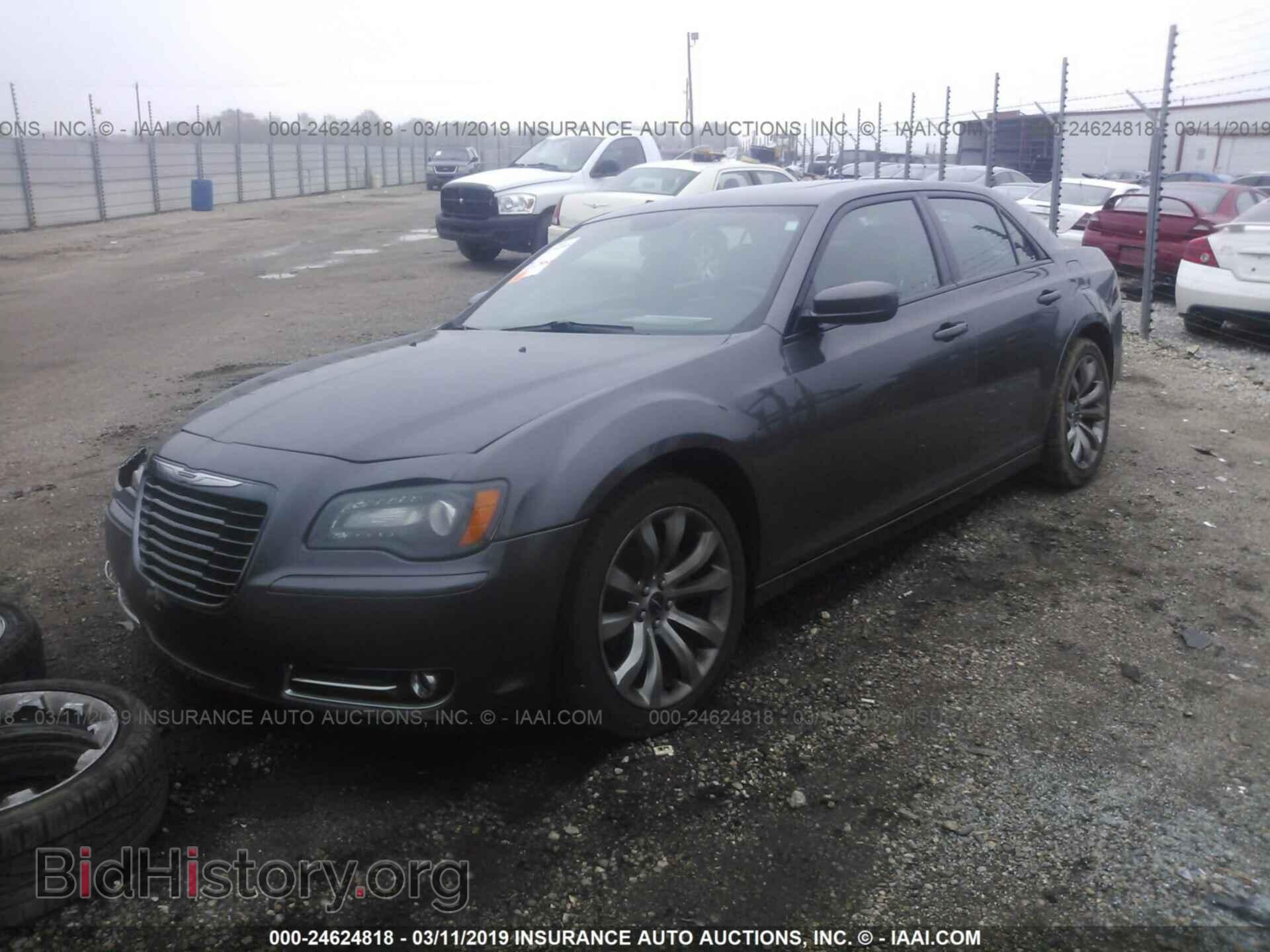 2014 CHRYSLER 300 - VIN: 2C3CCABG1EH331195 - Фото 2