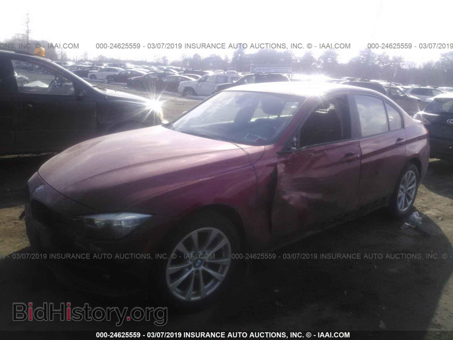 2016 BMW 320 - VIN: WBA8E5G51GNT93939 - Фото 2